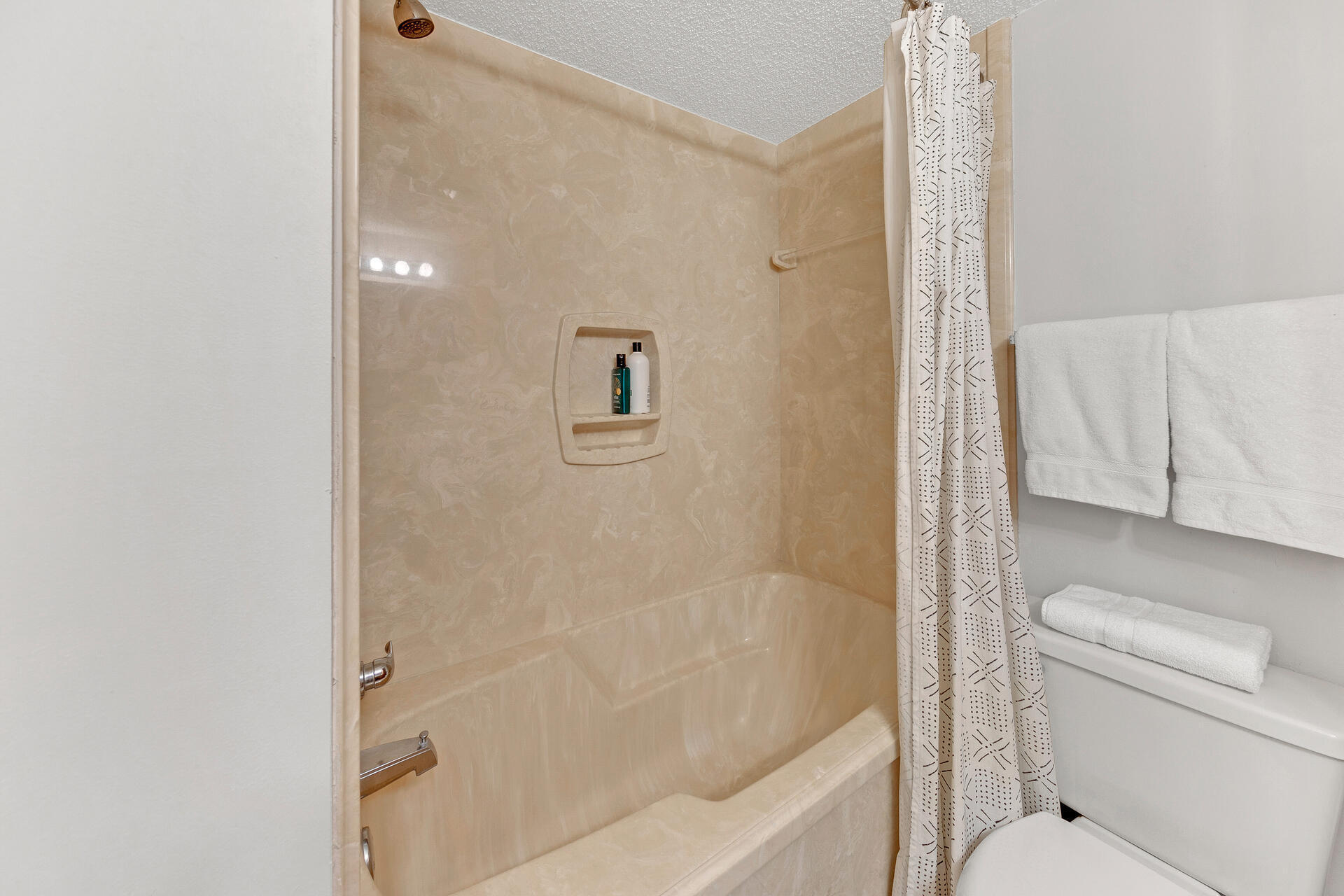 PIRATES BAY PH 1 - Residential