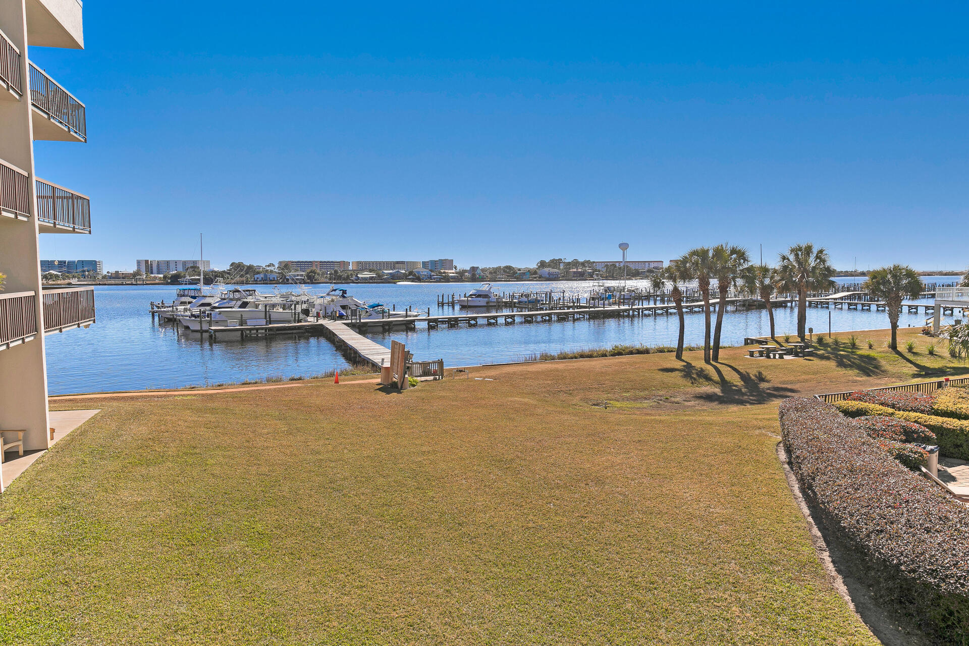 PIRATES BAY PH 1 - Residential