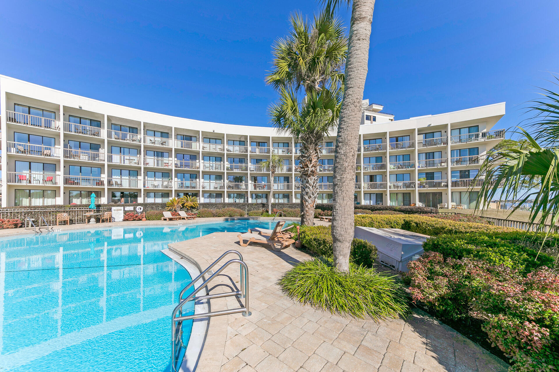 PIRATES BAY PH 1 - Residential