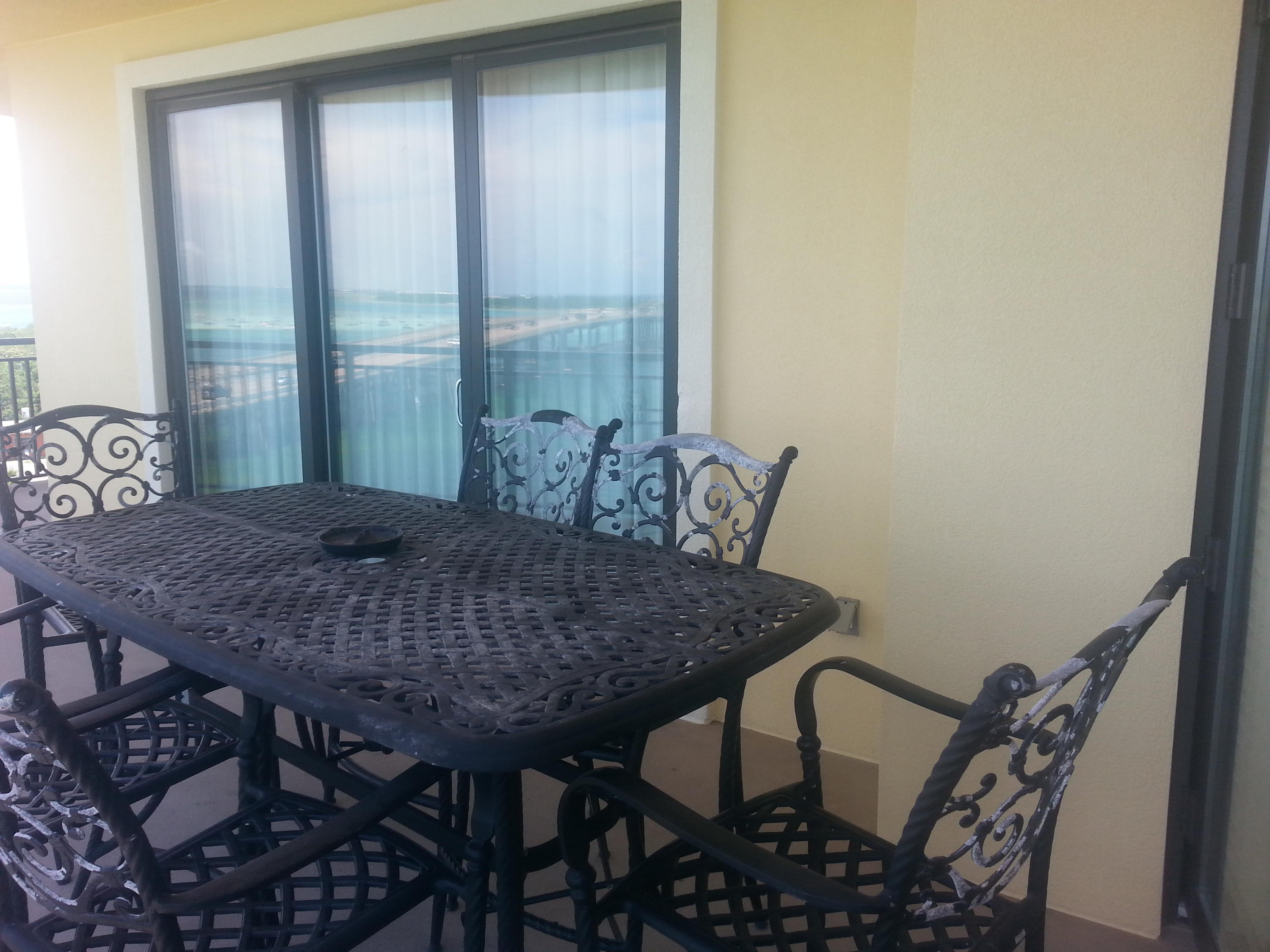 EMERALD GRANDE - Residential