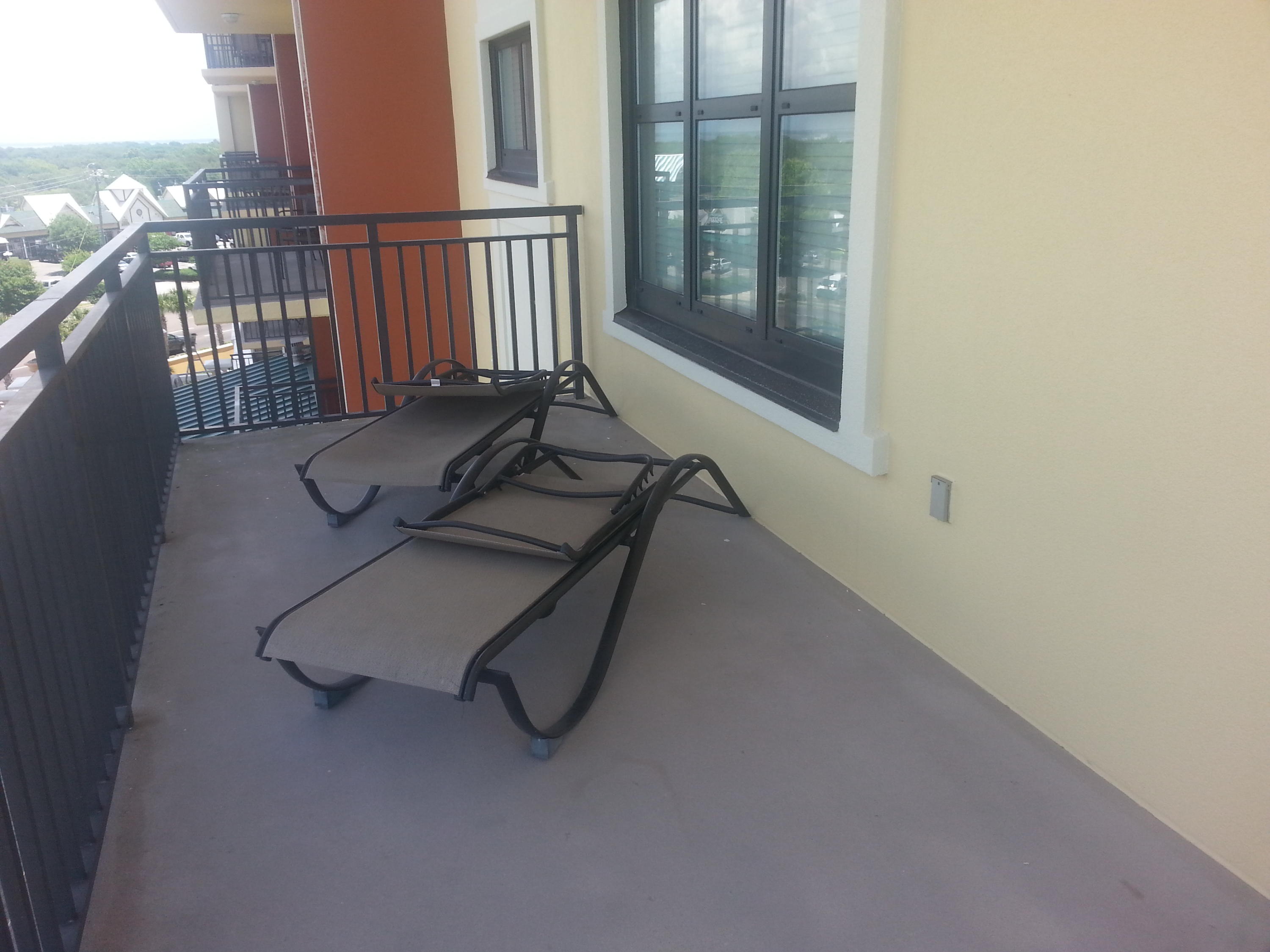 EMERALD GRANDE - Residential