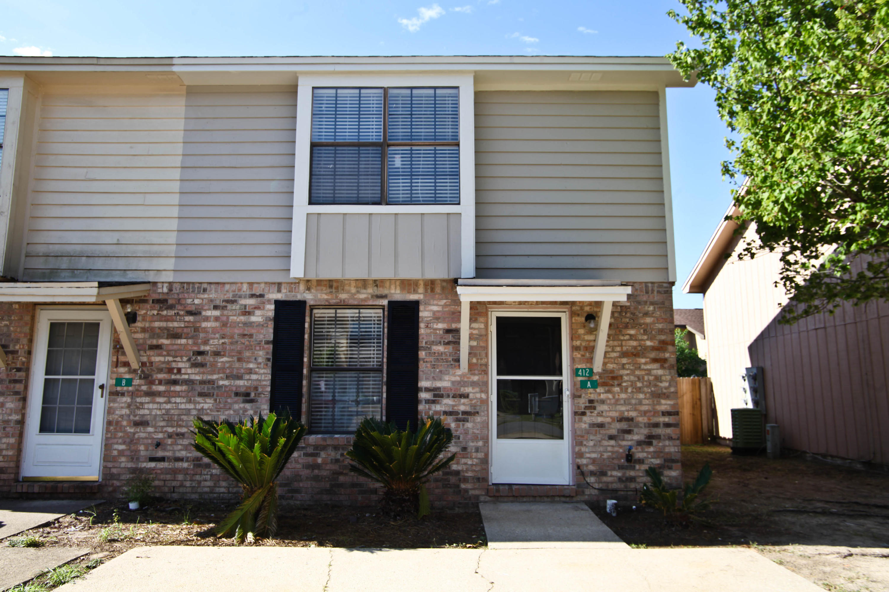 Get this townhome before it is gone! Home has undergone a lot of upgrades including: granite in both the kitchen and bathrooms, stainless steel appliances, carpeting, interior & exterior pain, ceiling fans, and light fixtures. All wood rot is being repaired as well.