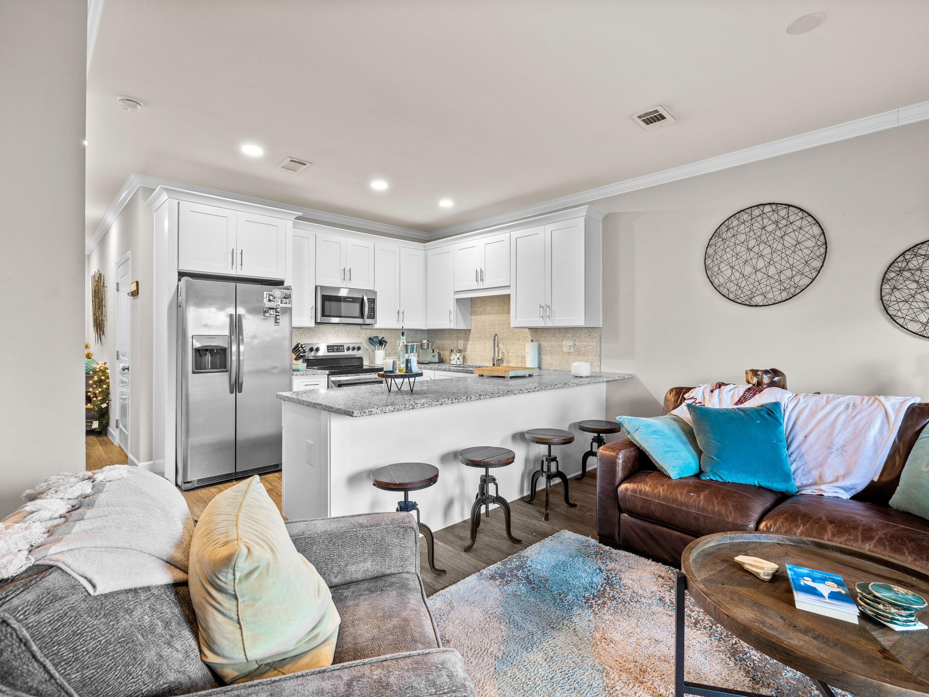 STABLE LANES - Residential