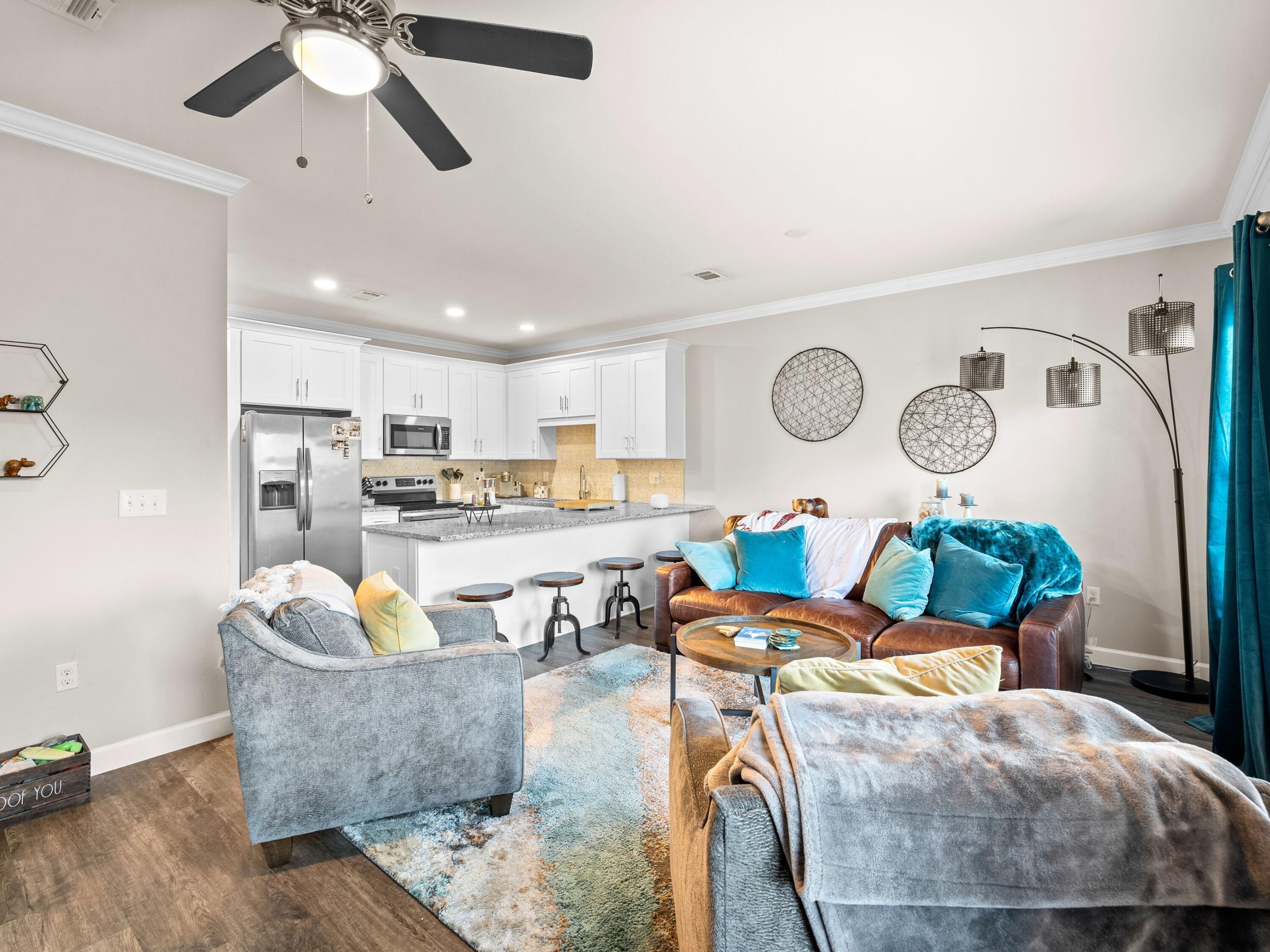 STABLE LANES - Residential