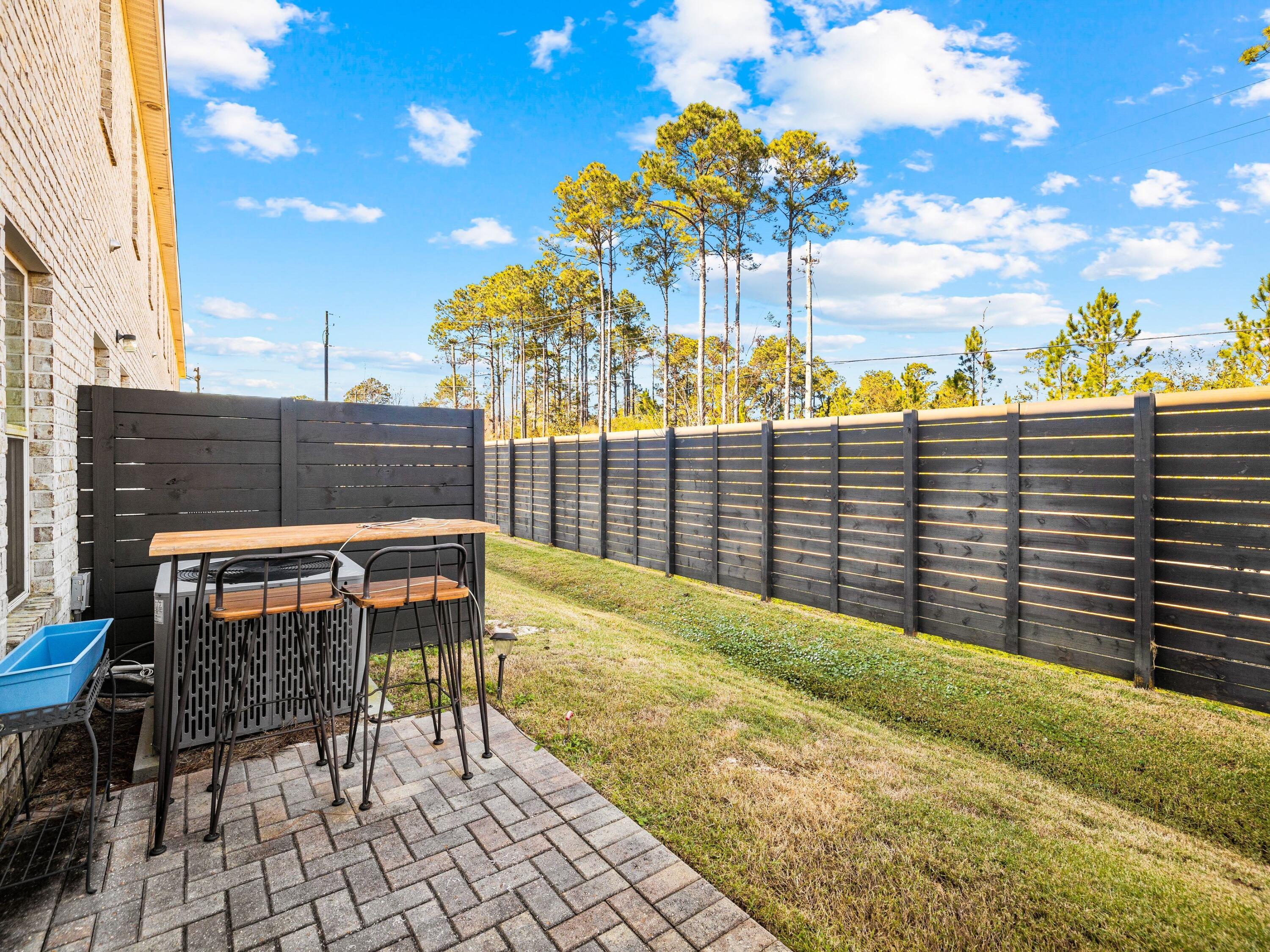 STABLE LANES - Residential