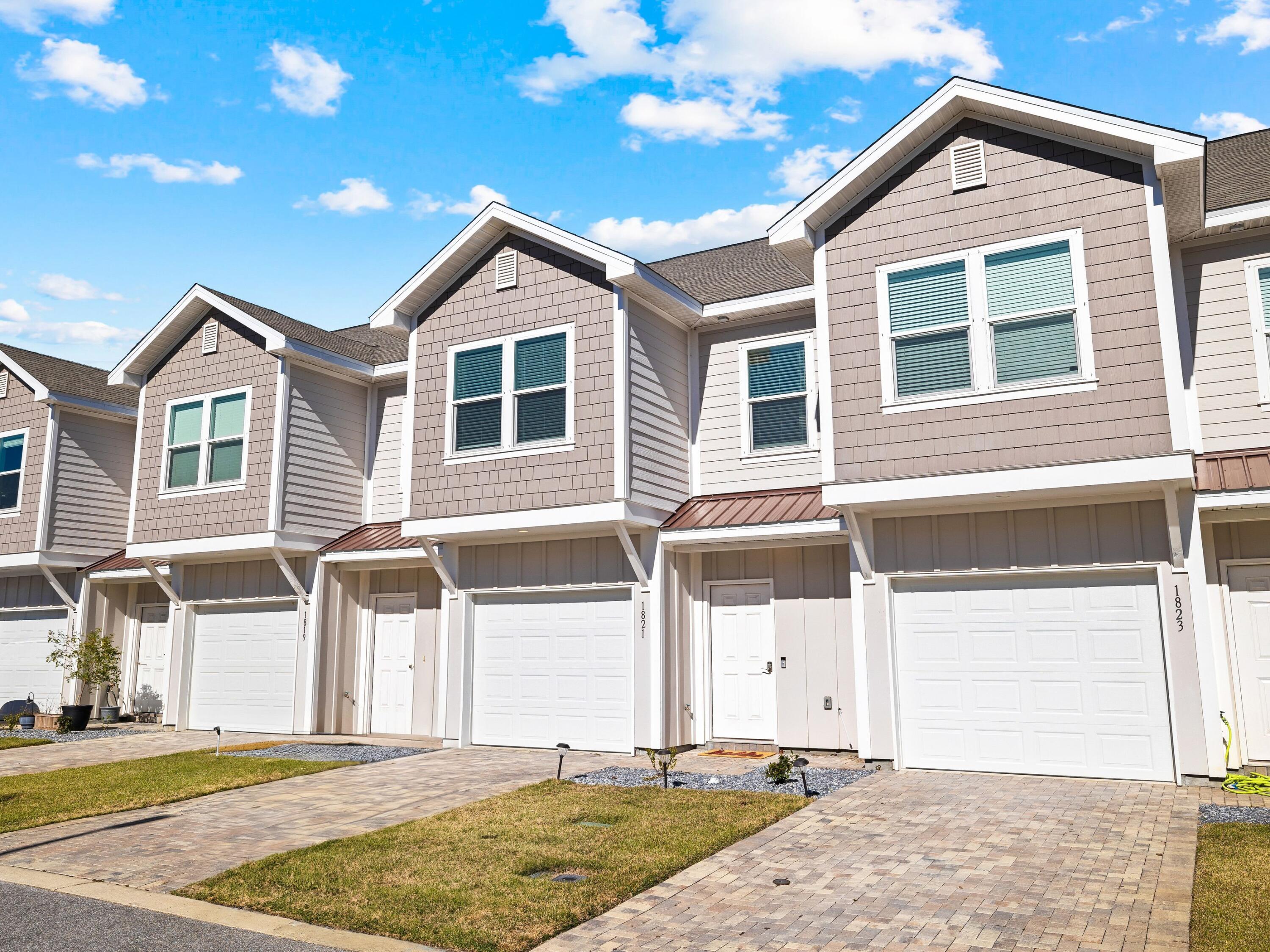 STABLE LANES - Residential