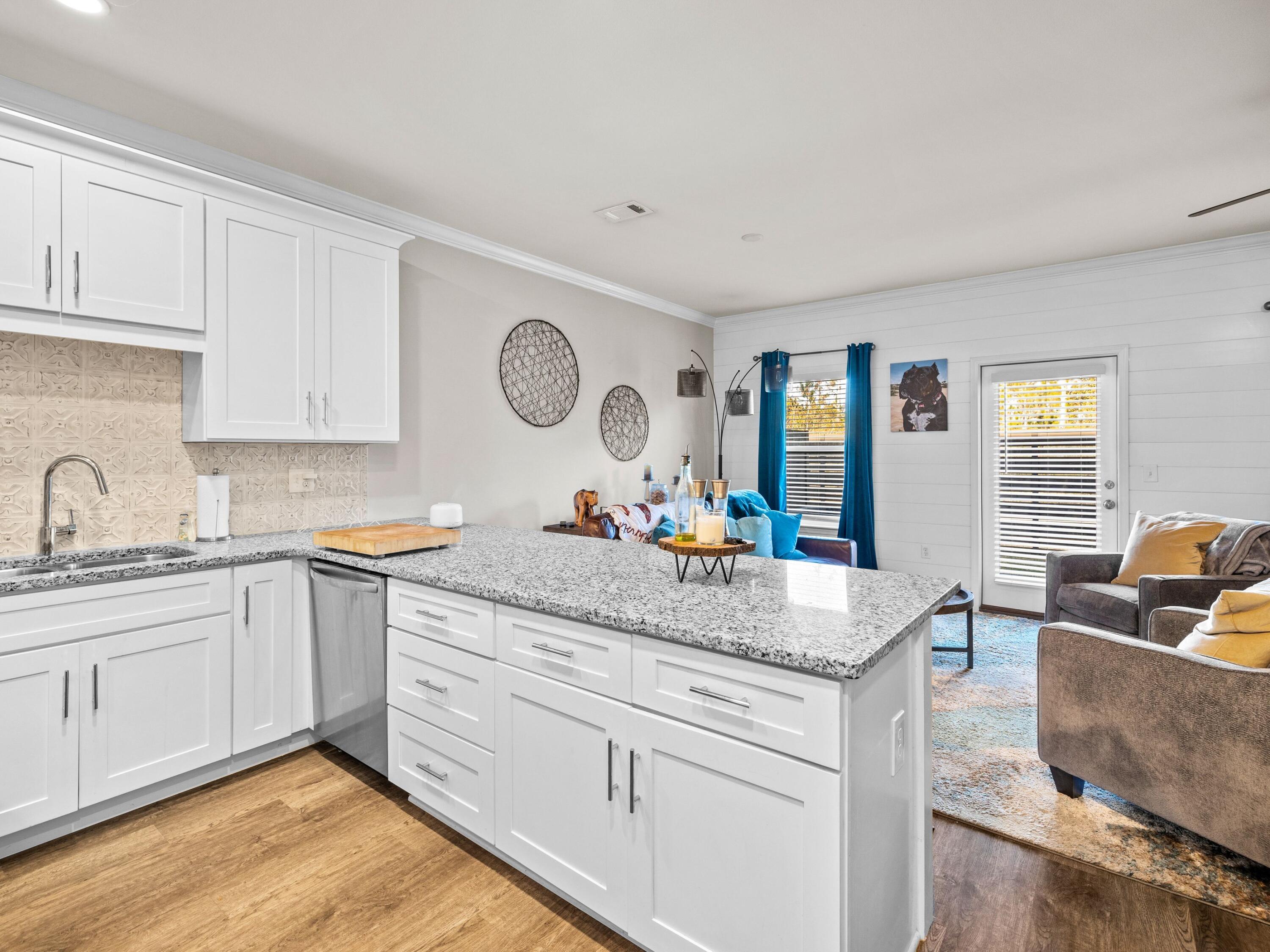 STABLE LANES - Residential