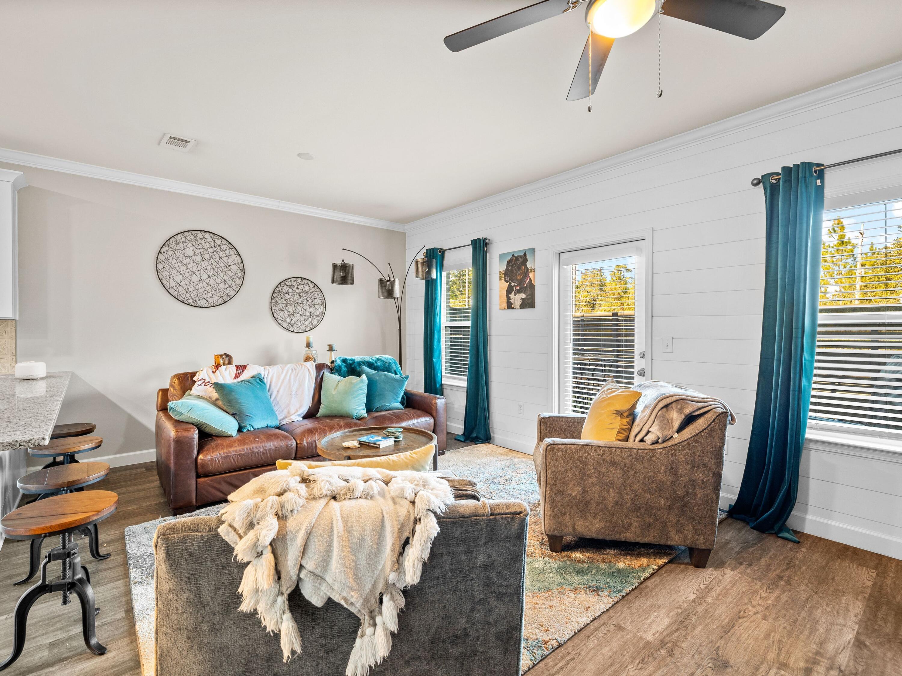 STABLE LANES - Residential