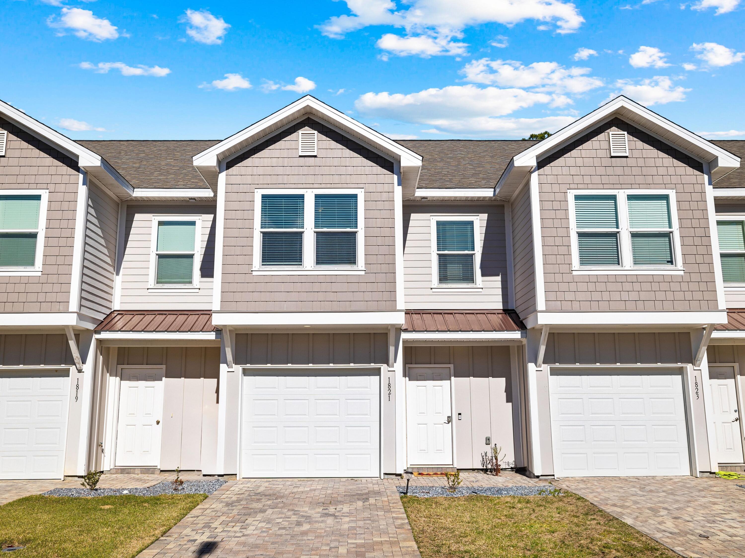 STABLE LANES - Residential