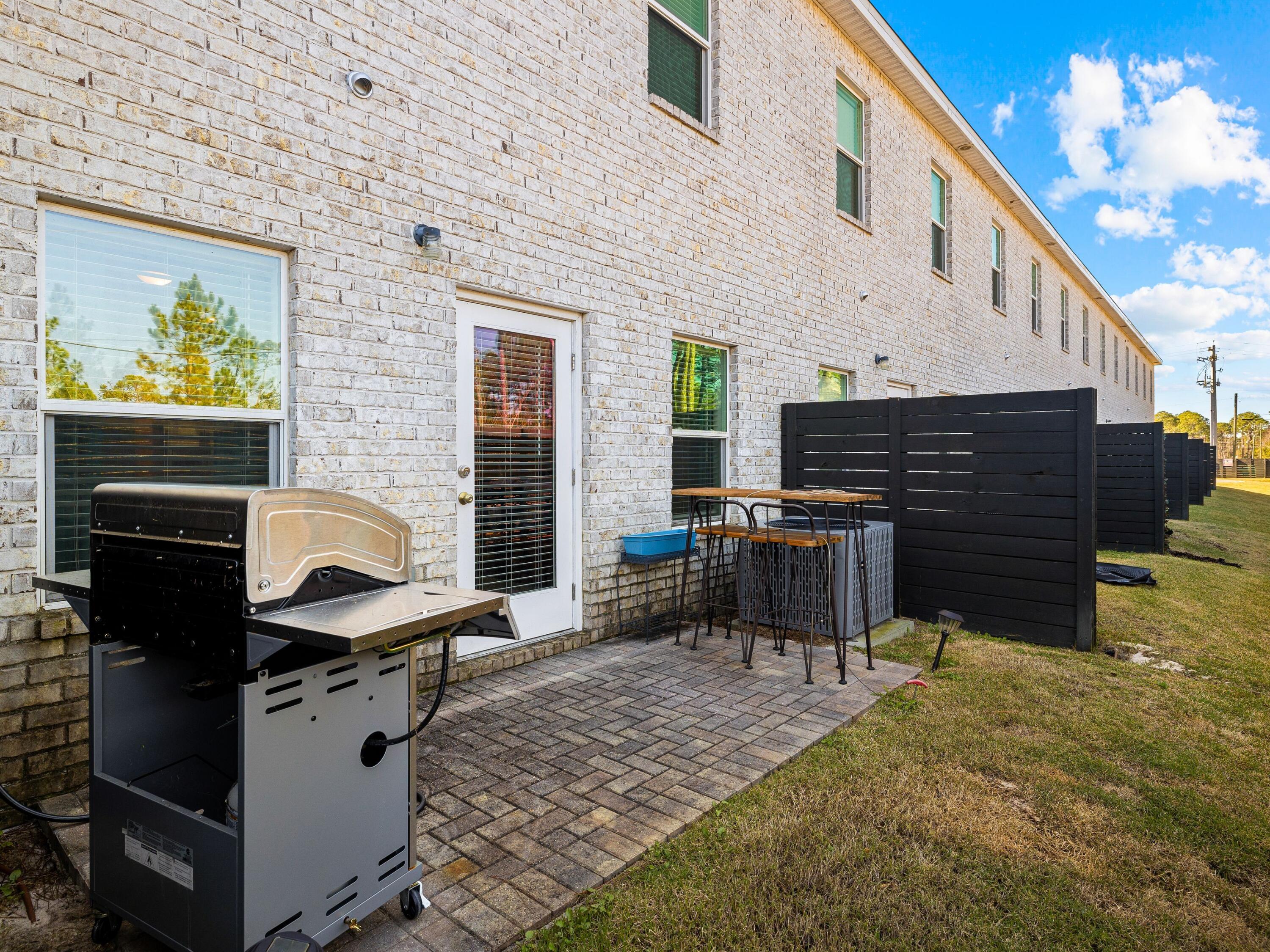 STABLE LANES - Residential