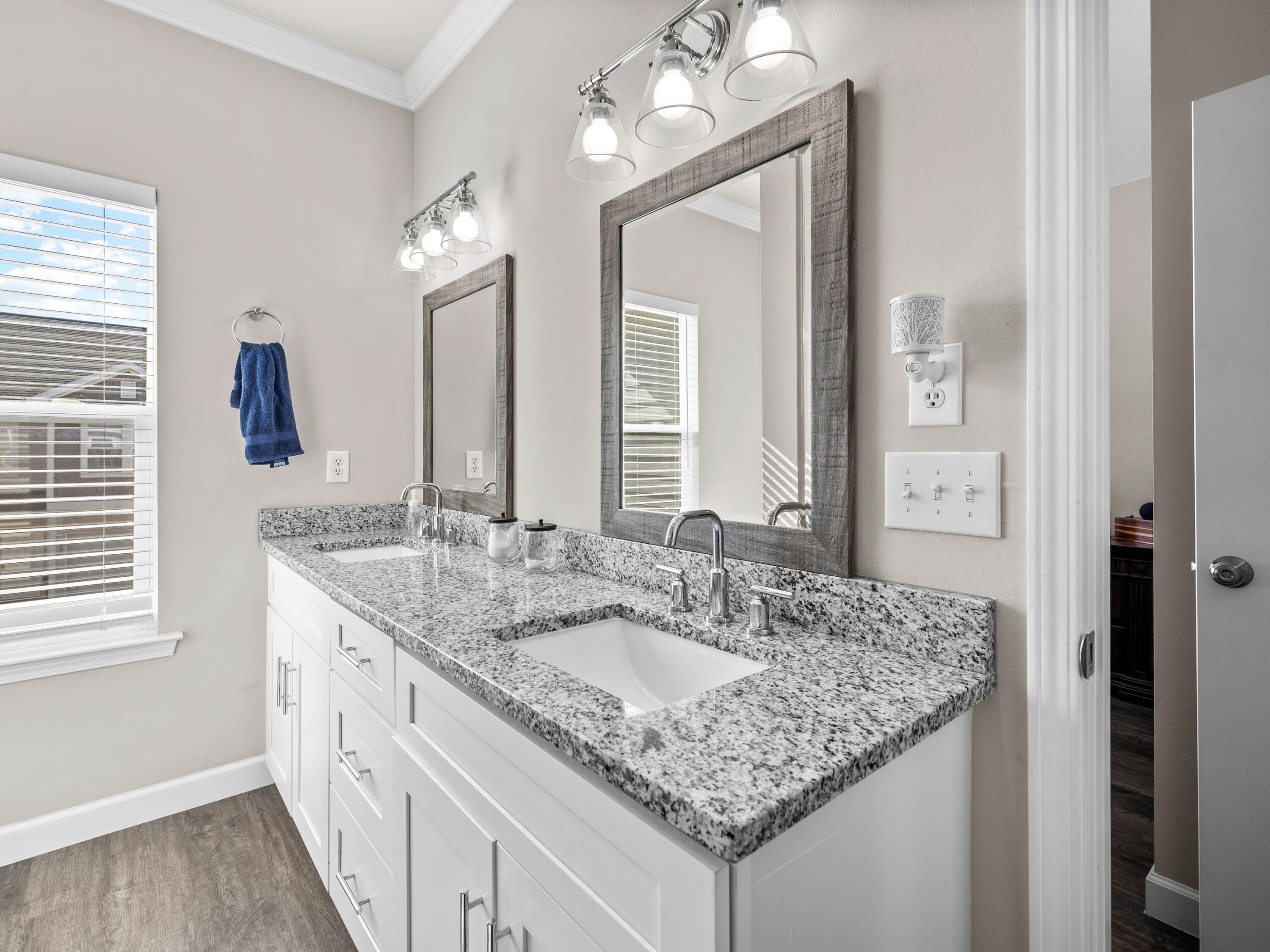 STABLE LANES - Residential