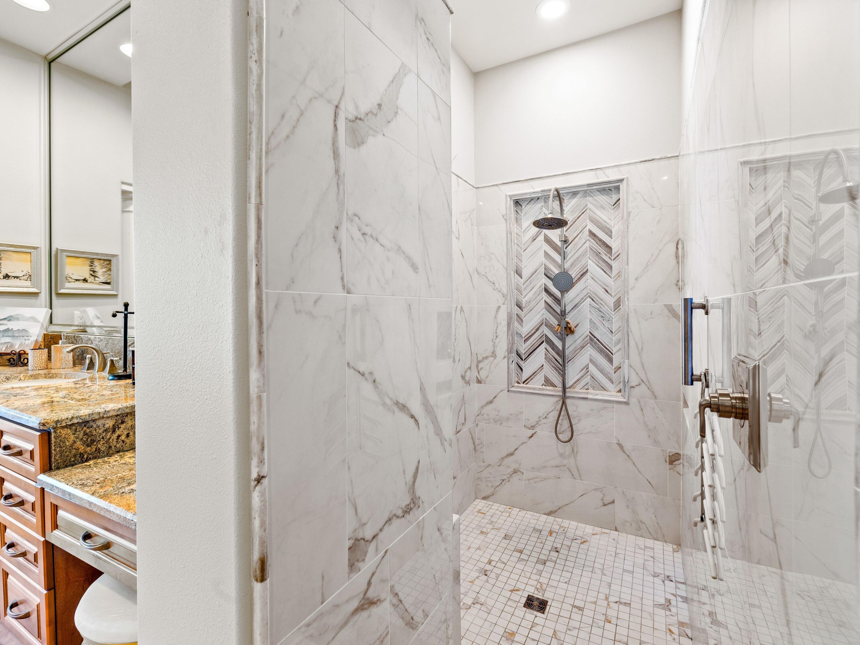 REGATTA BAY - Residential