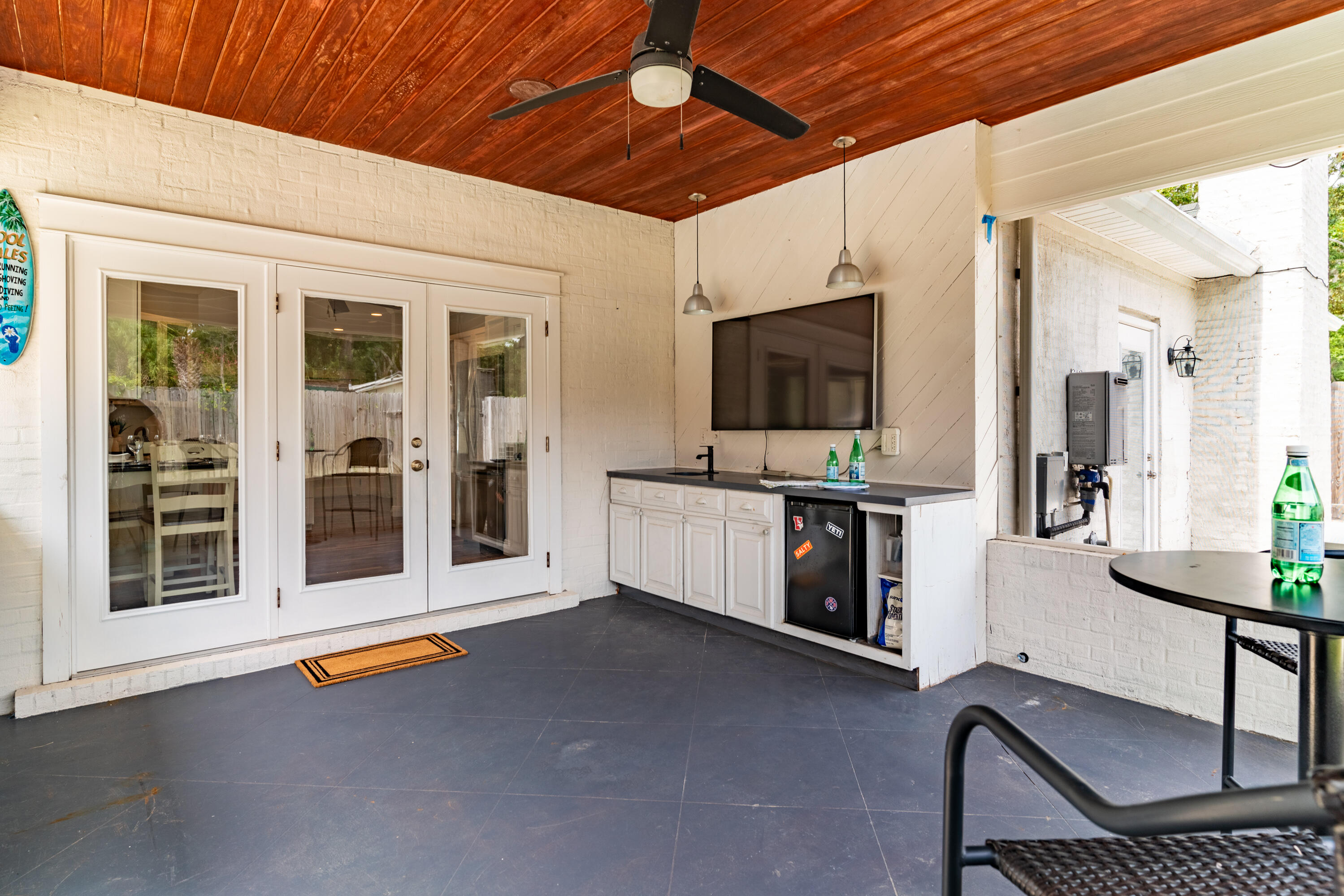 ELLIOTTS POINT - Residential