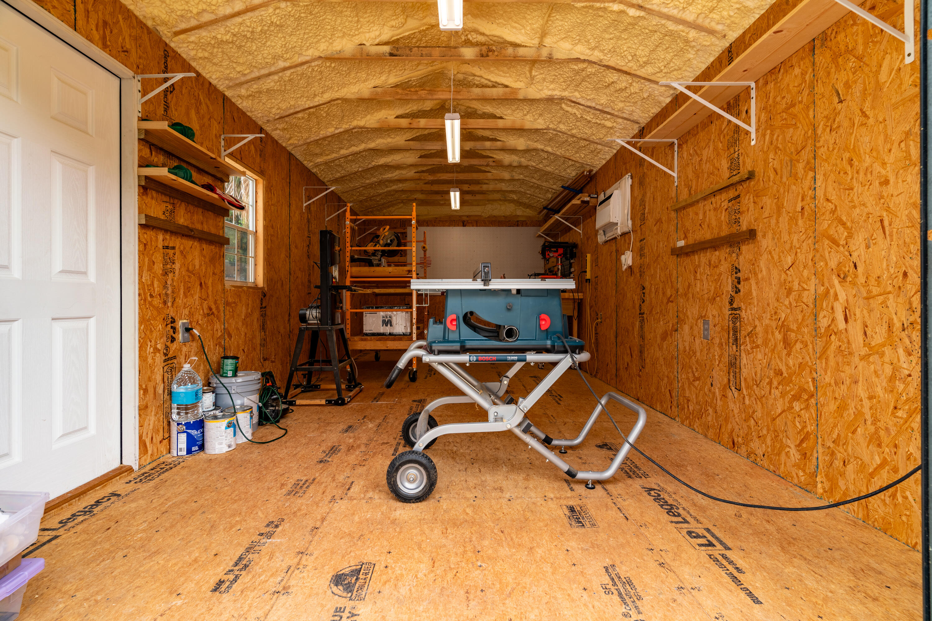 ELLIOTTS POINT - Residential