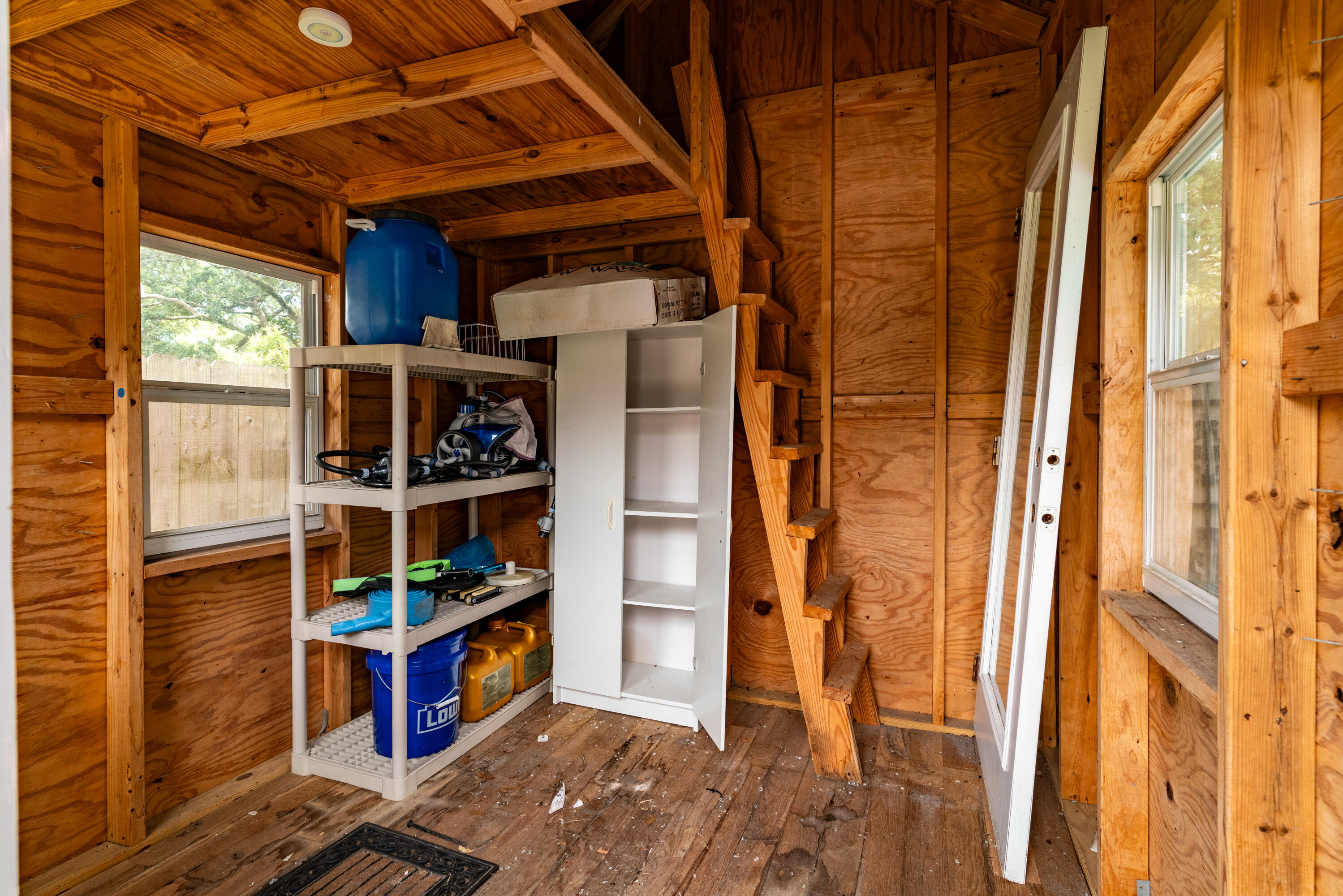 ELLIOTTS POINT - Residential