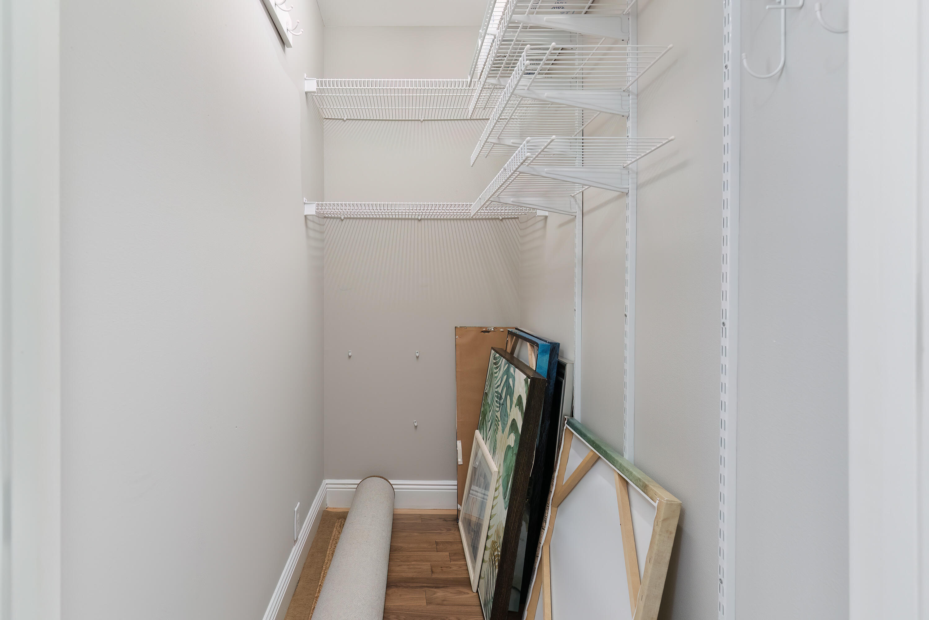 ELLIOTTS POINT - Residential