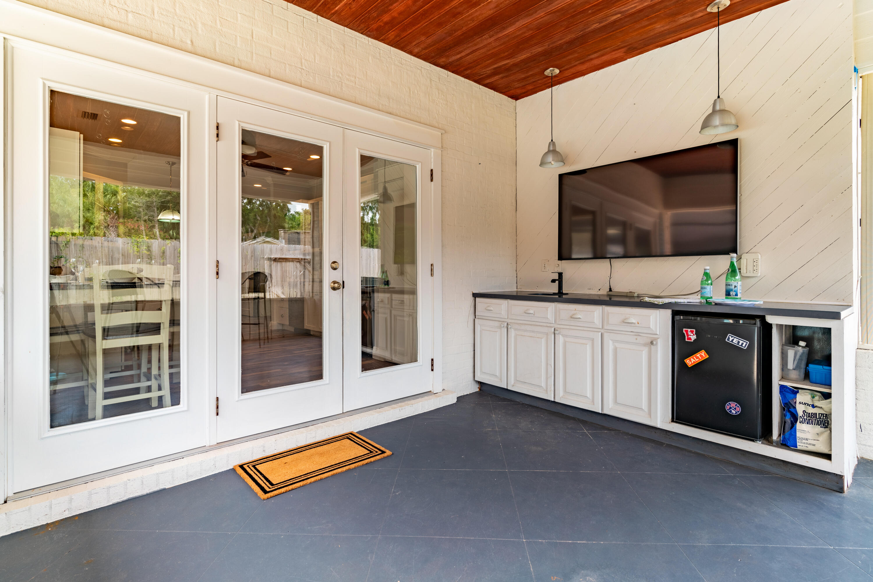 ELLIOTTS POINT - Residential