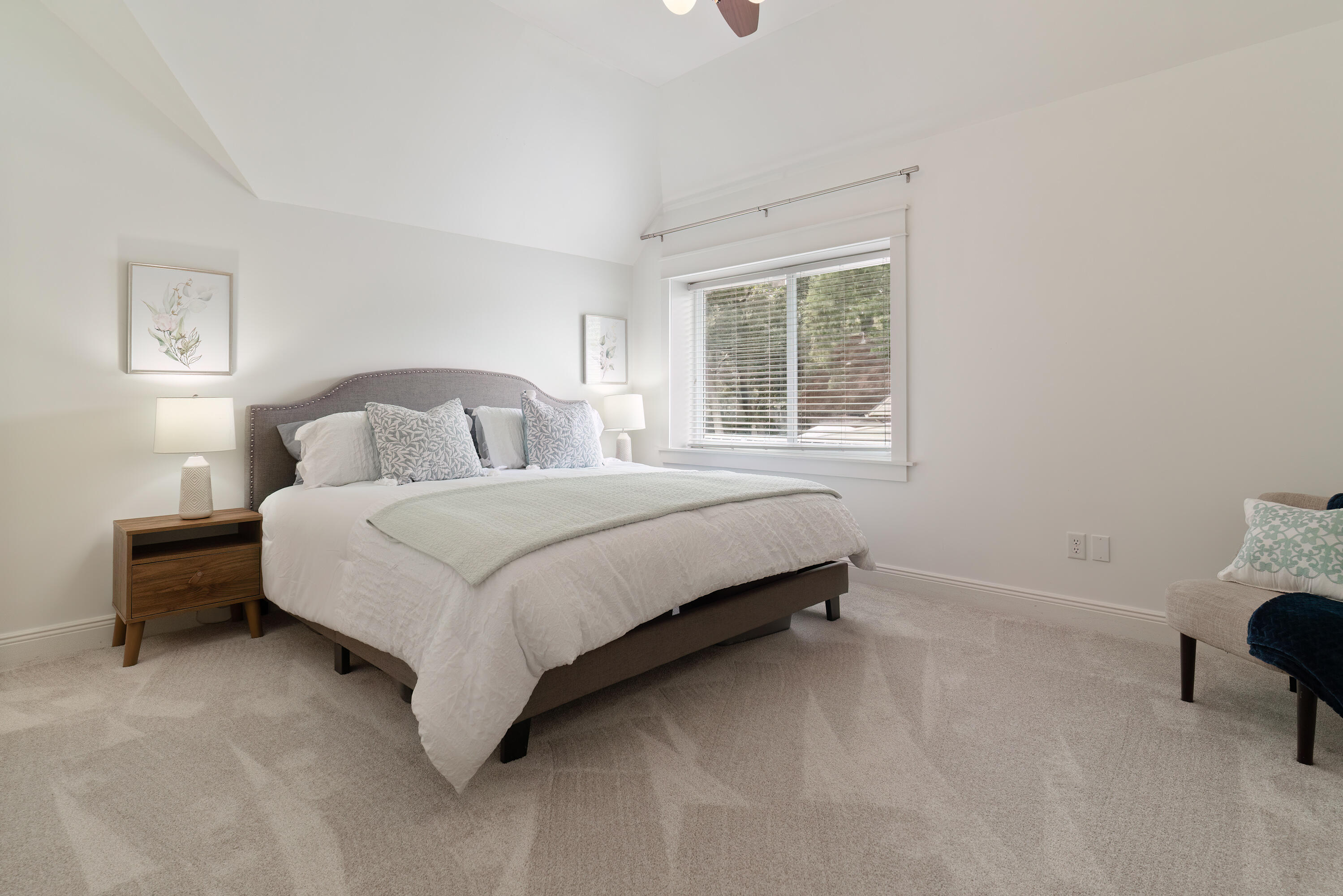 ELLIOTTS POINT - Residential