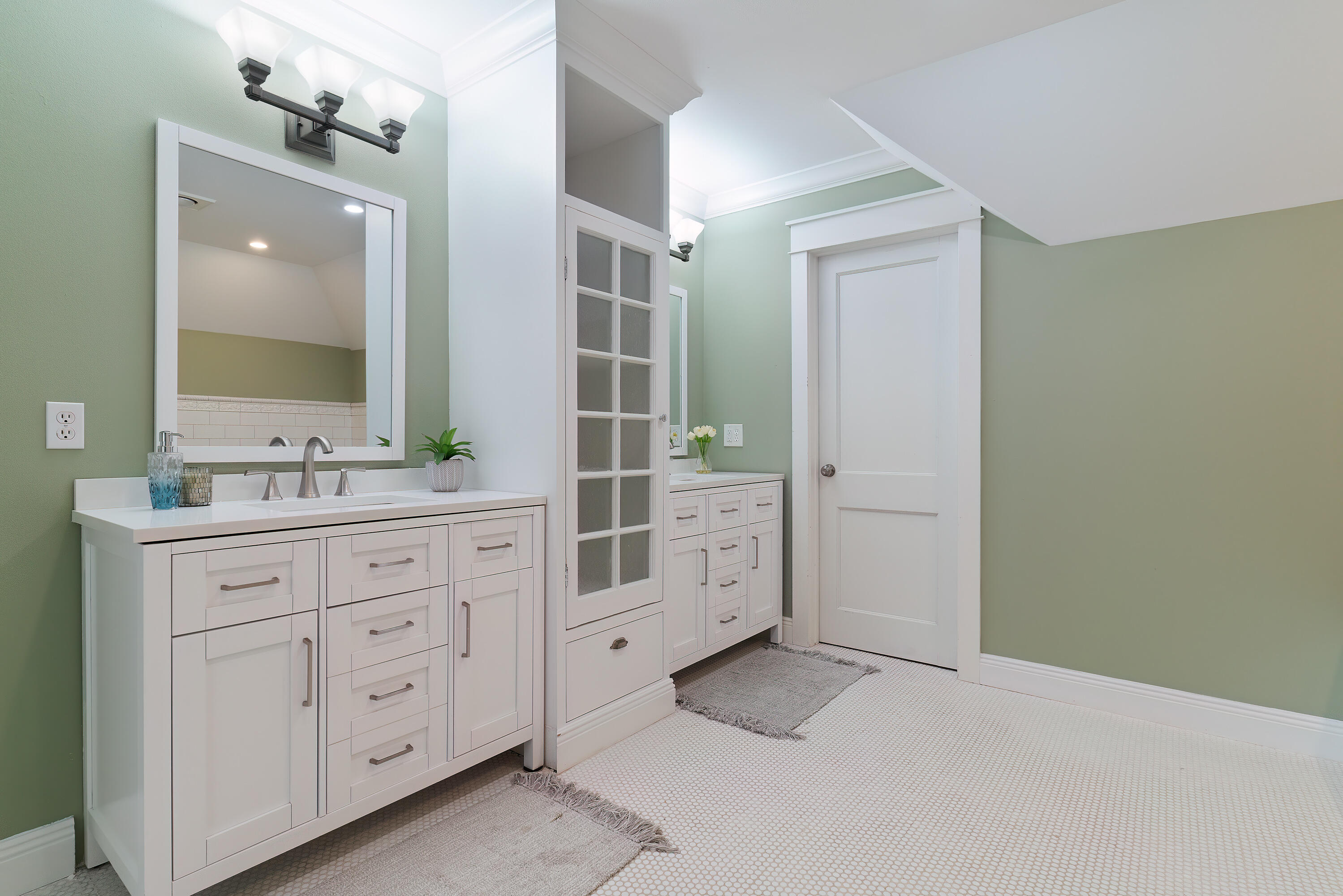 ELLIOTTS POINT - Residential