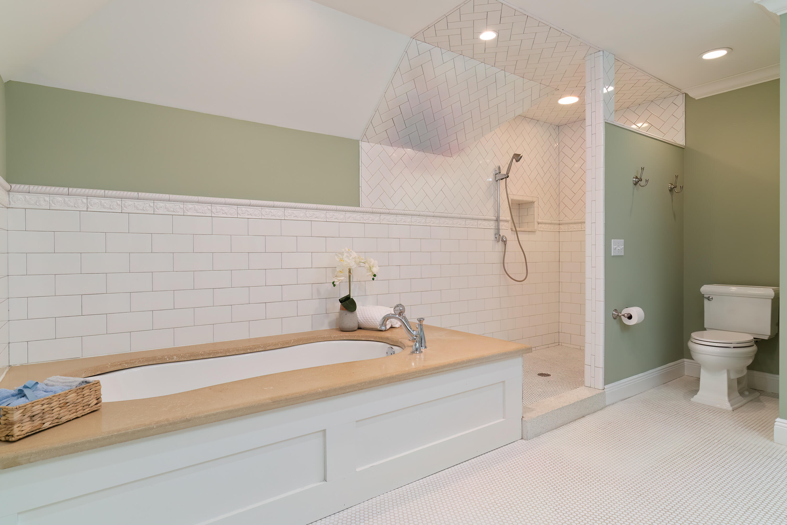 ELLIOTTS POINT - Residential