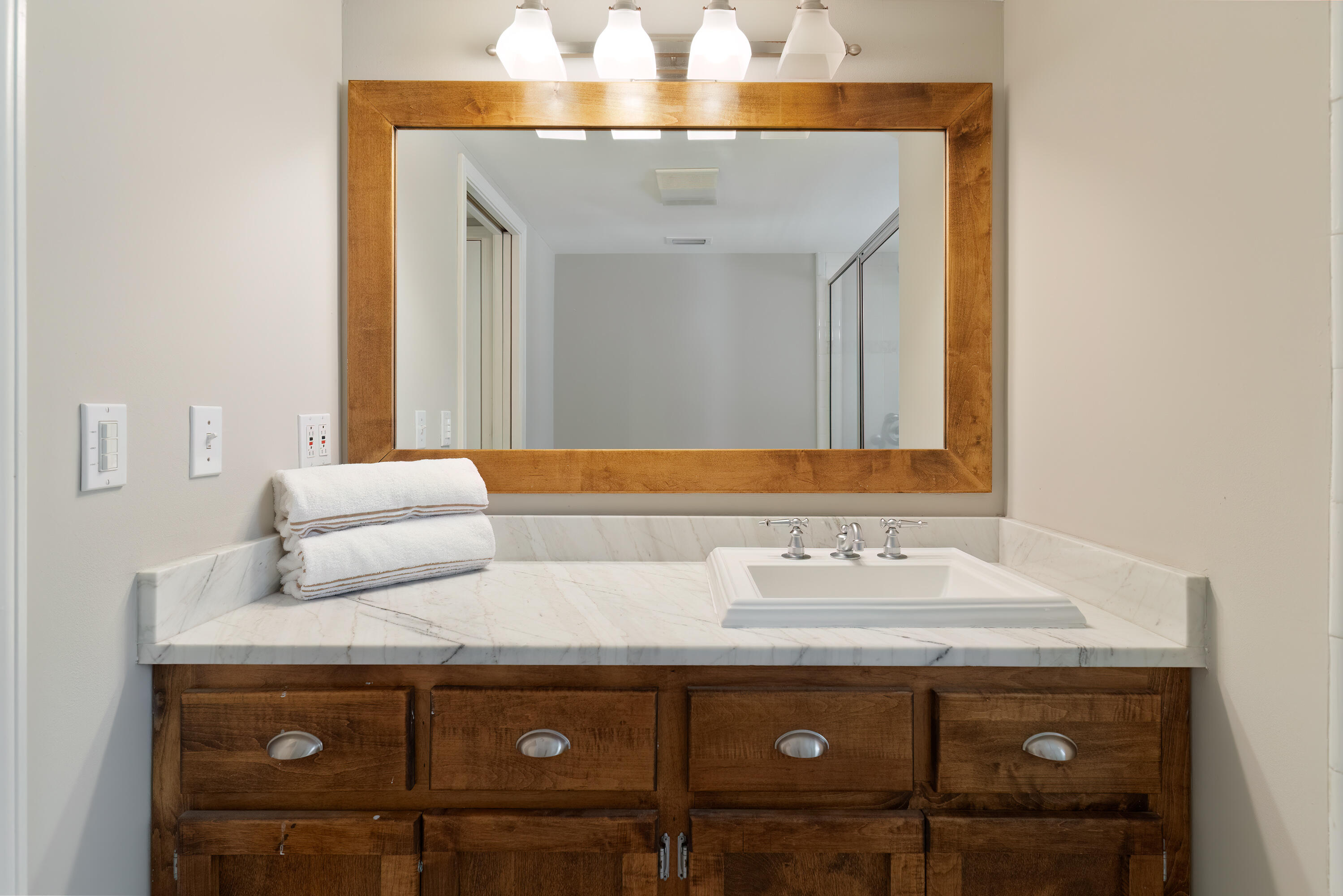 ELLIOTTS POINT - Residential