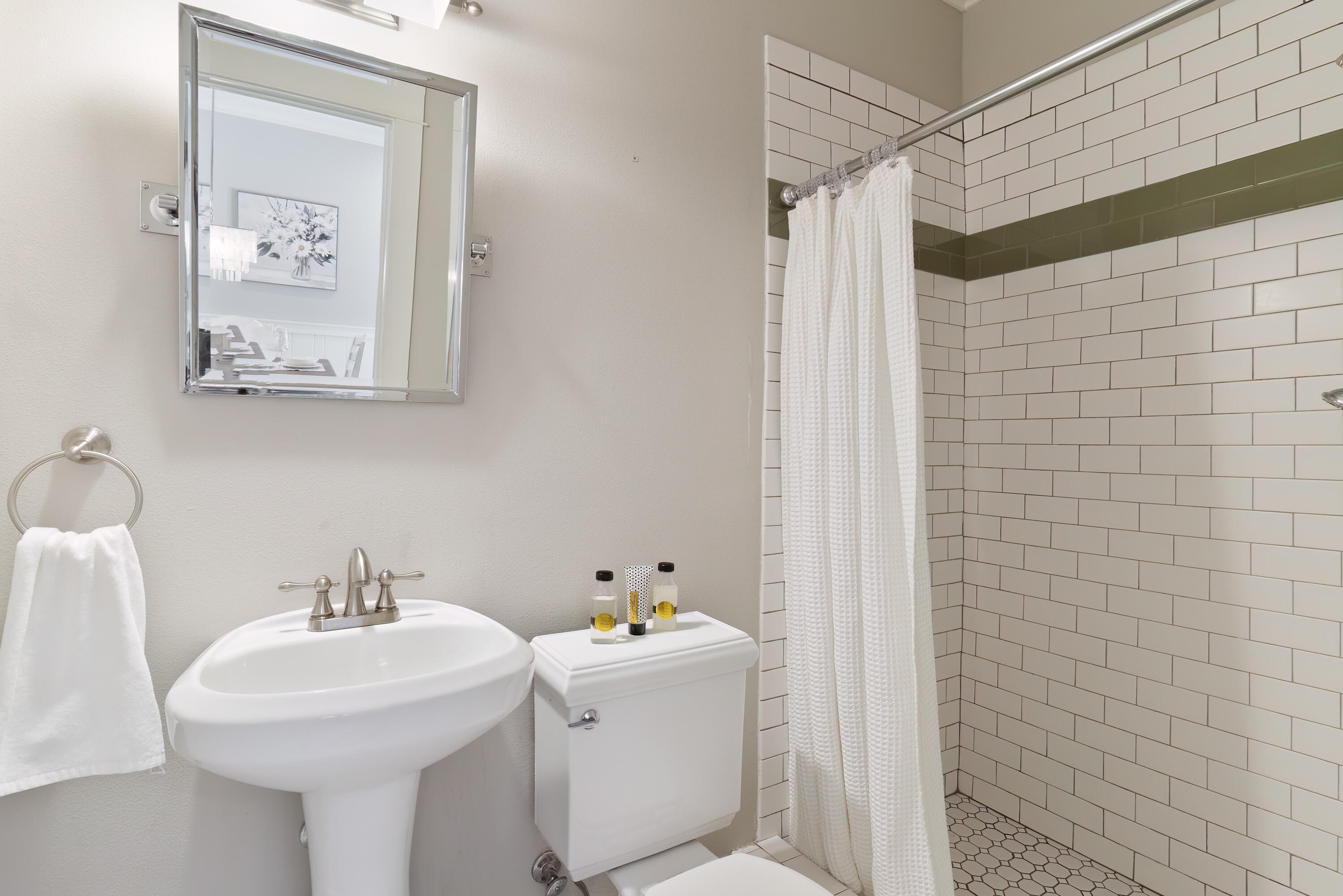 ELLIOTTS POINT - Residential