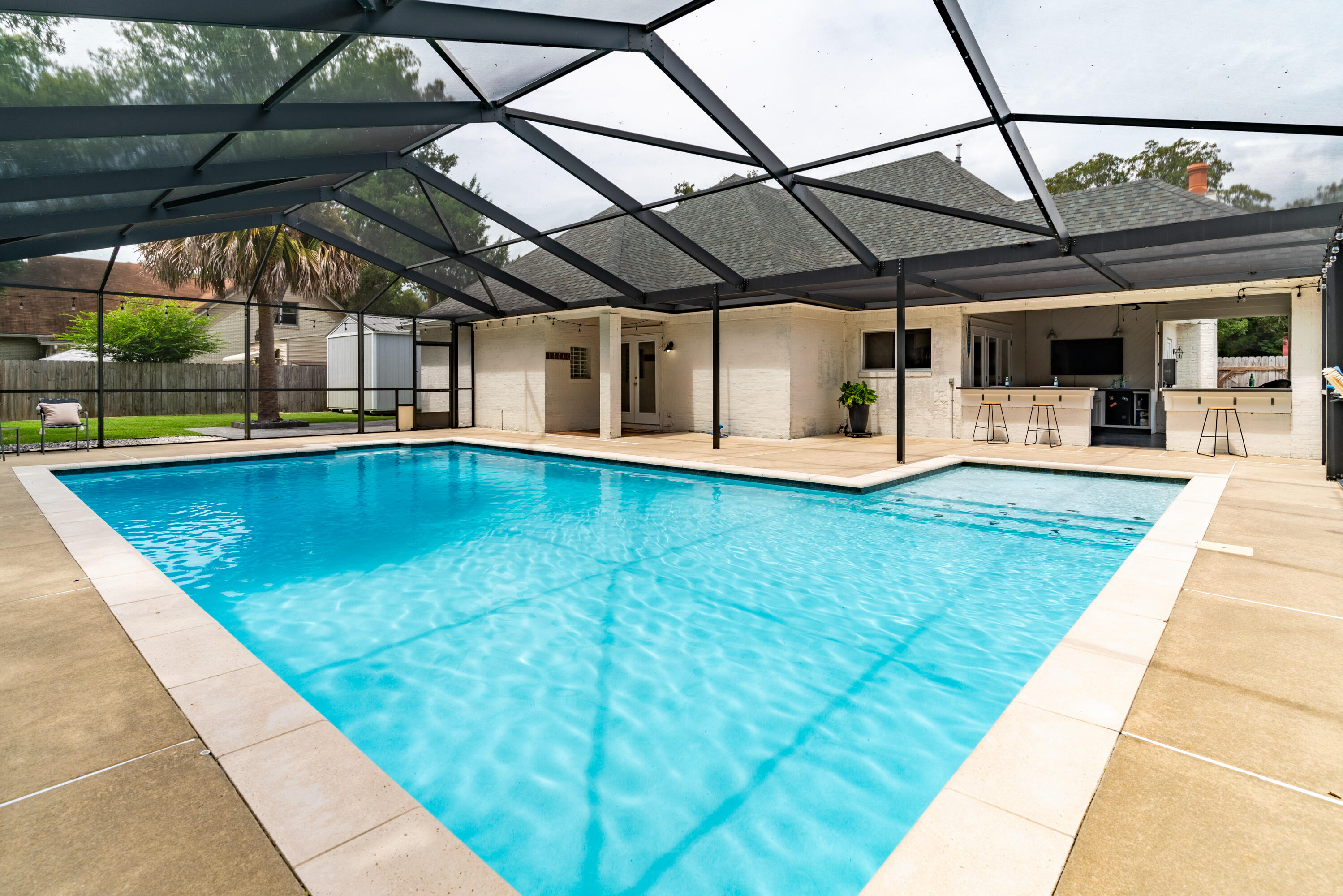 ELLIOTTS POINT - Residential