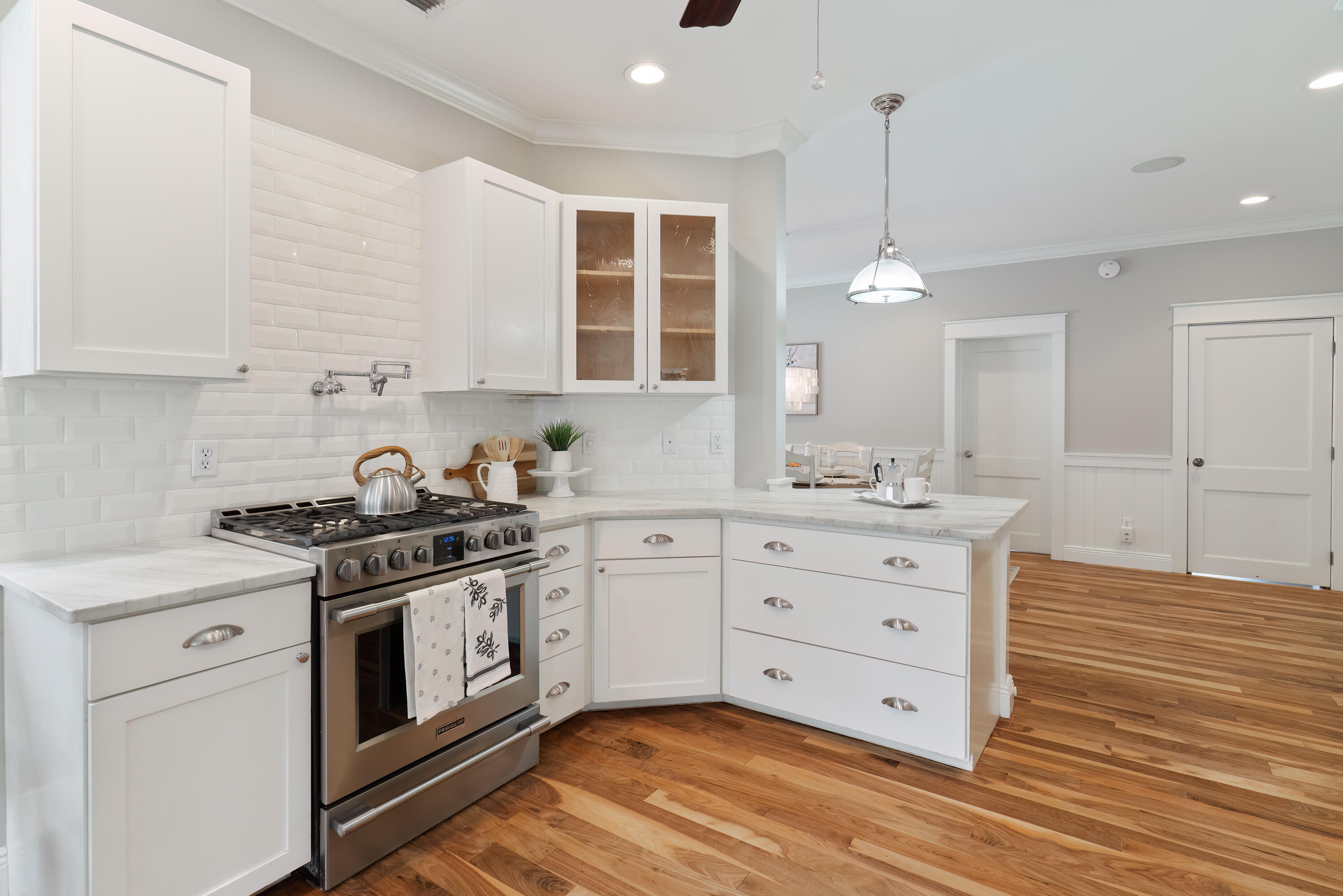 ELLIOTTS POINT - Residential