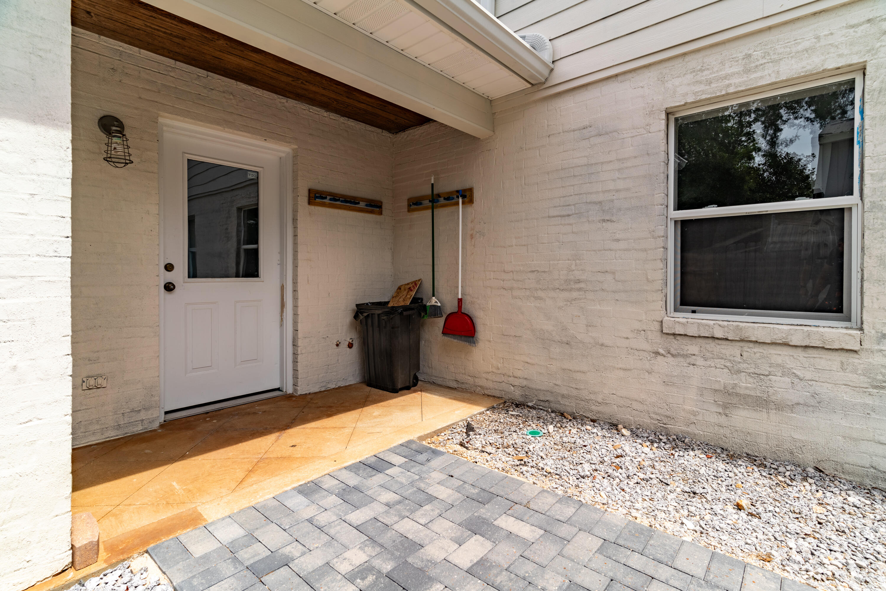 ELLIOTTS POINT - Residential