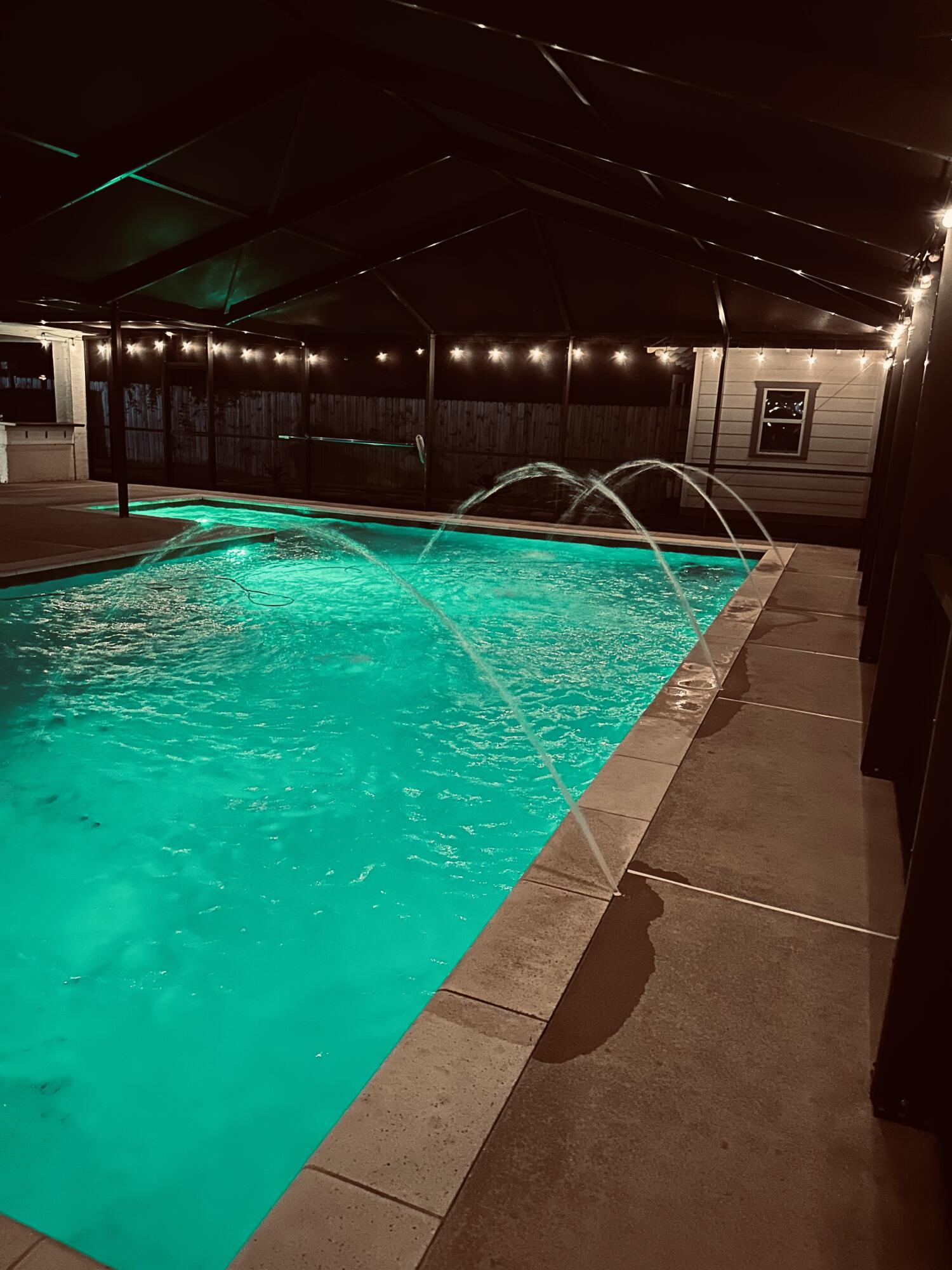 ELLIOTTS POINT - Residential