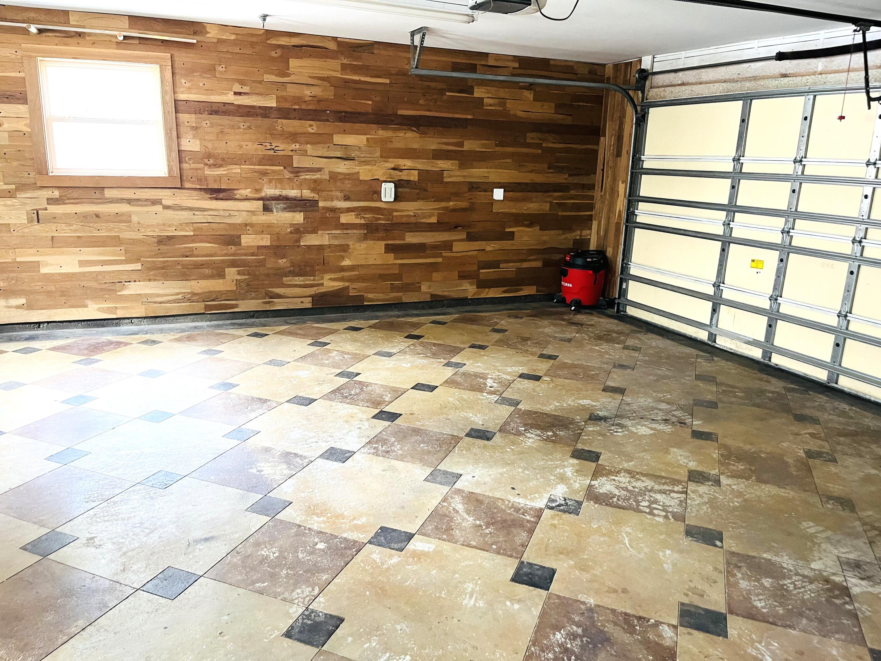 ELLIOTTS POINT - Residential