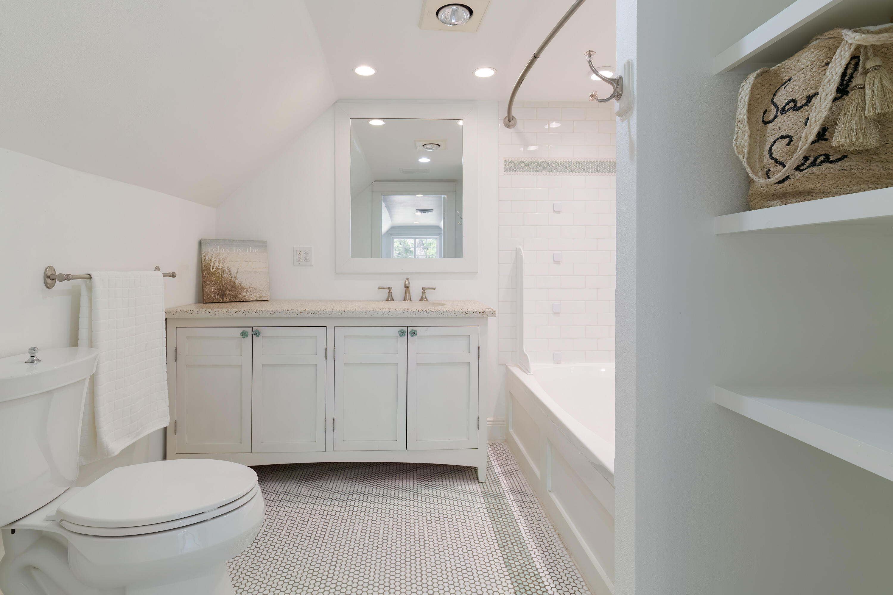 ELLIOTTS POINT - Residential