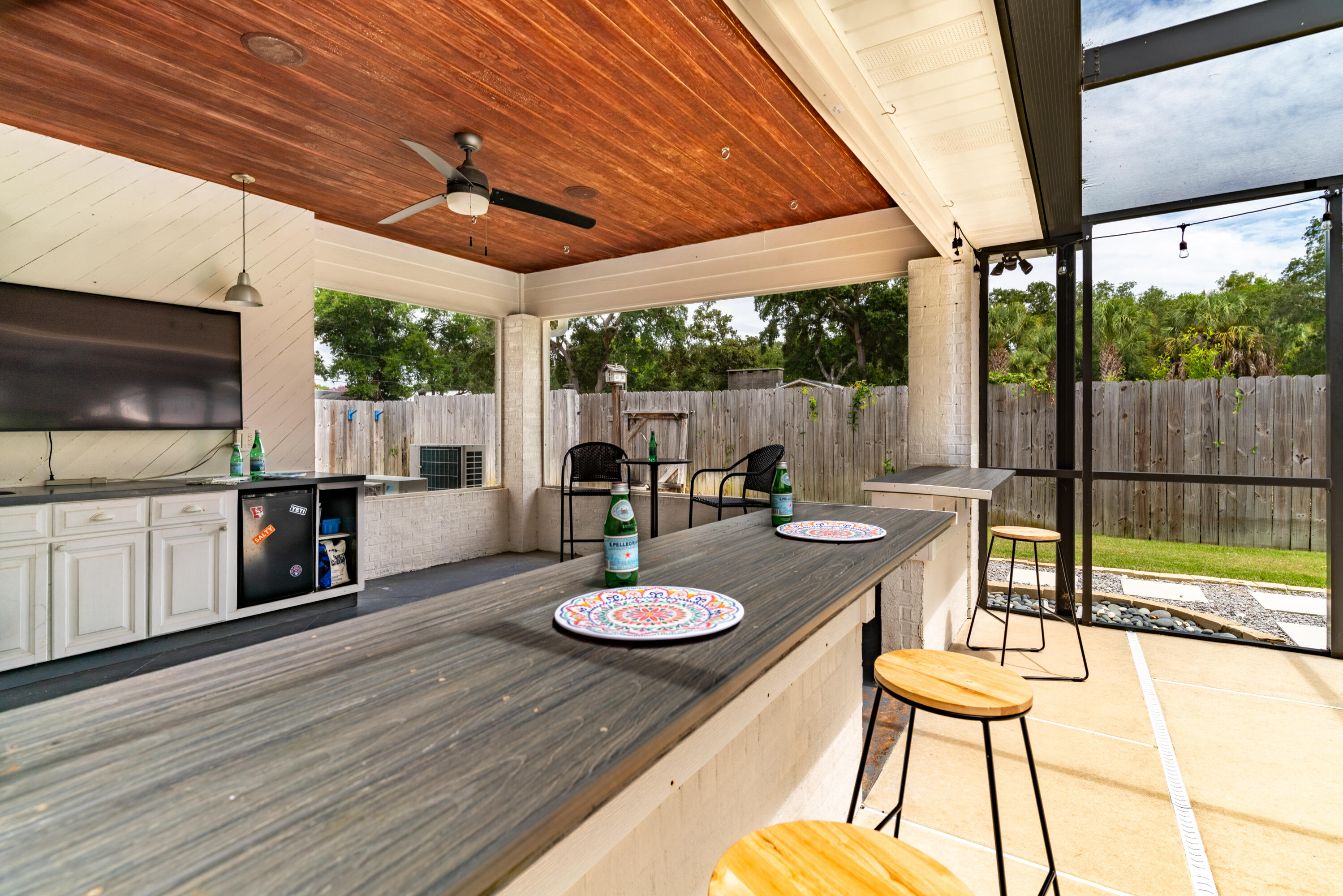 ELLIOTTS POINT - Residential