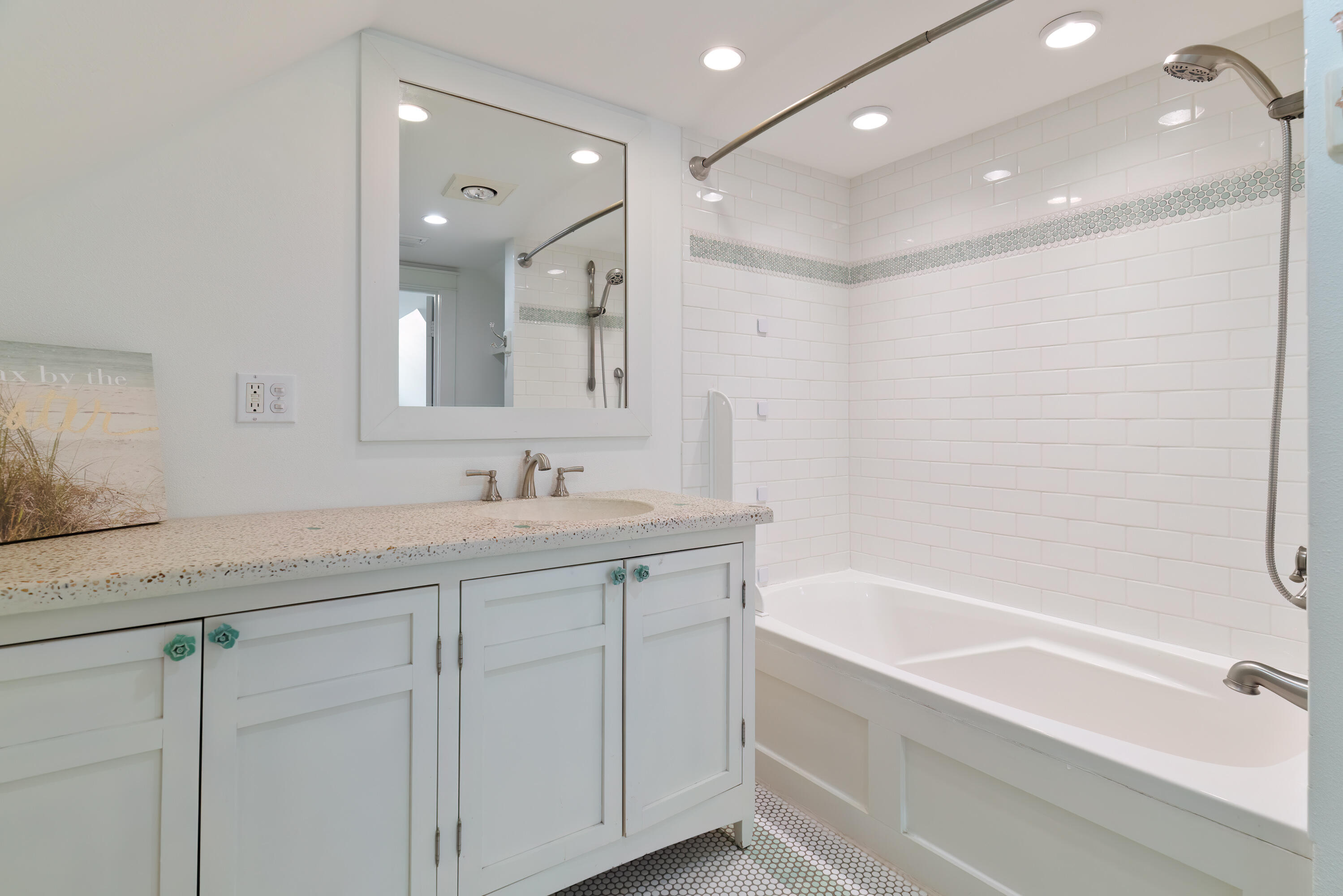 ELLIOTTS POINT - Residential