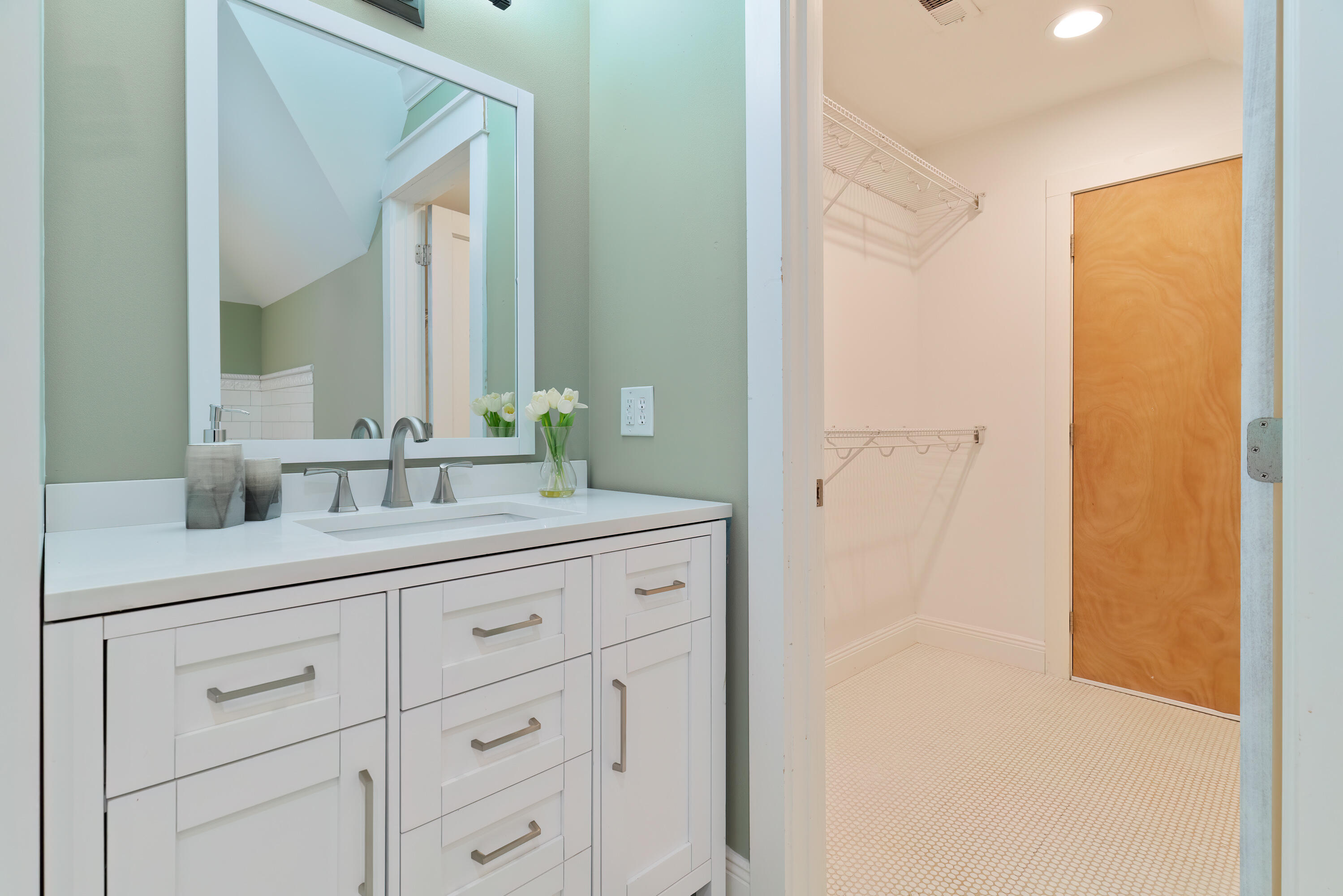 ELLIOTTS POINT - Residential