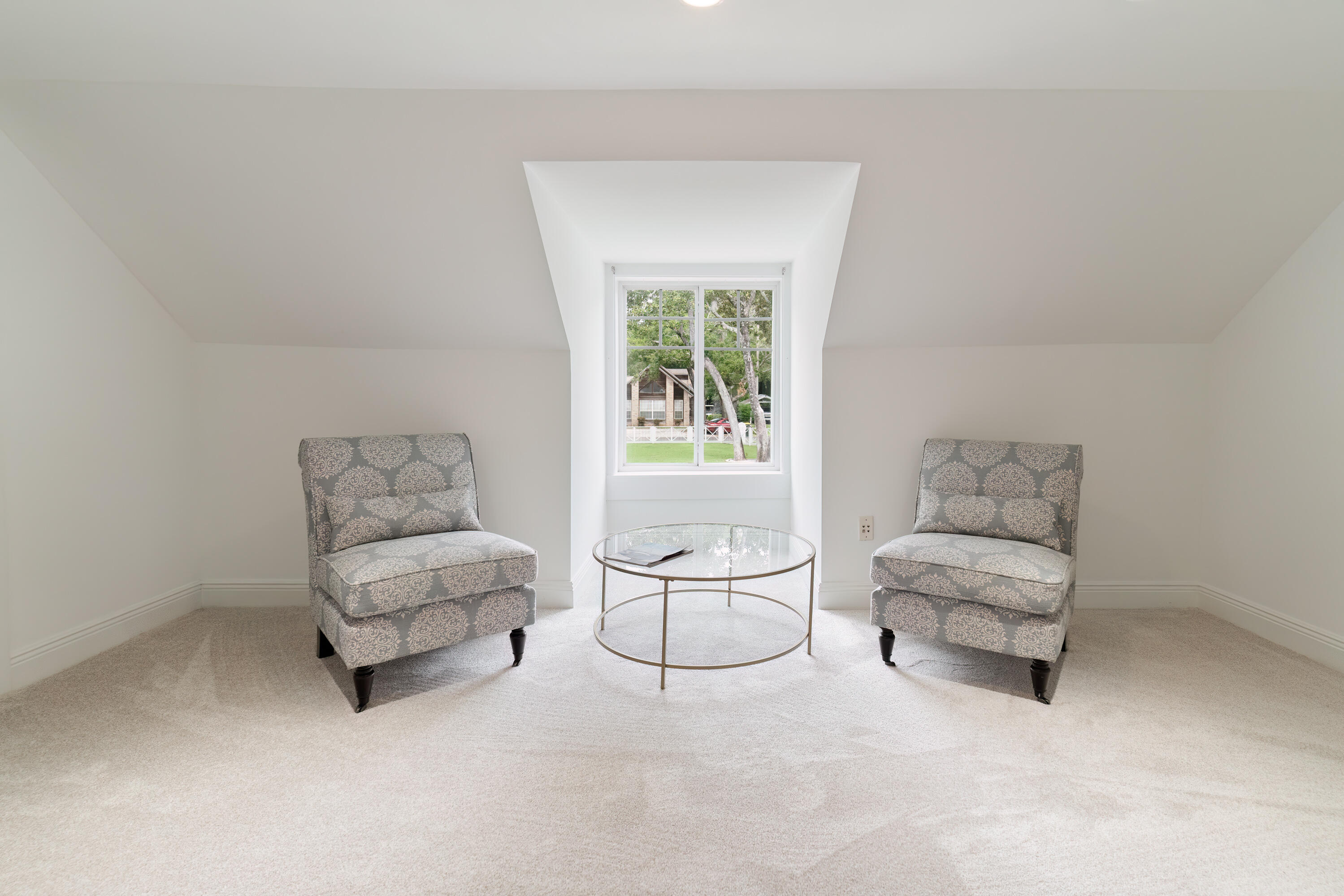 ELLIOTTS POINT - Residential