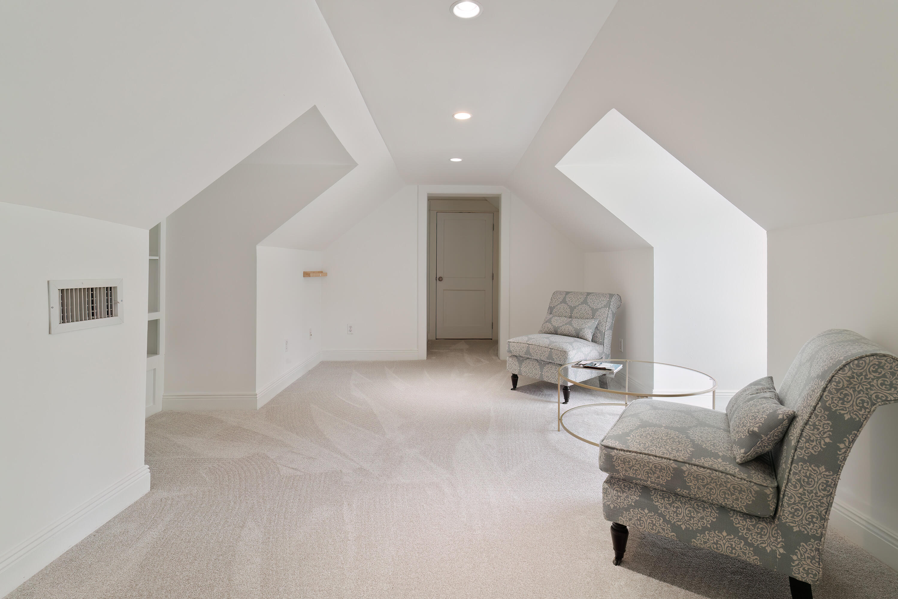 ELLIOTTS POINT - Residential