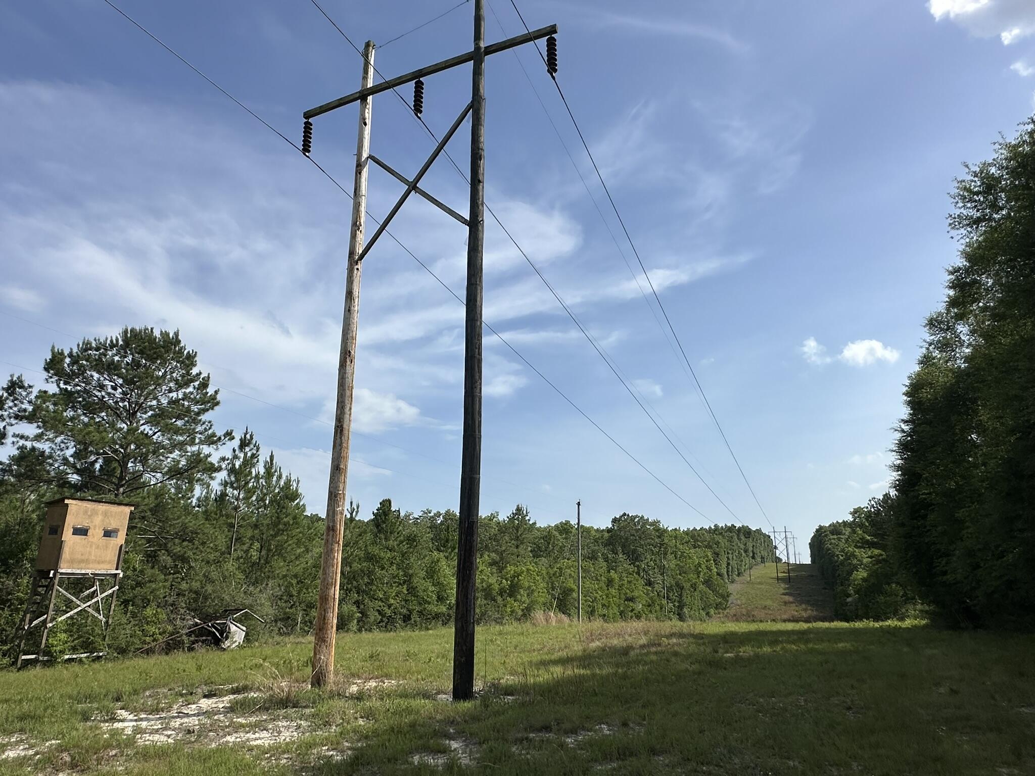 NO RECORDED SUBDIVISION - Land