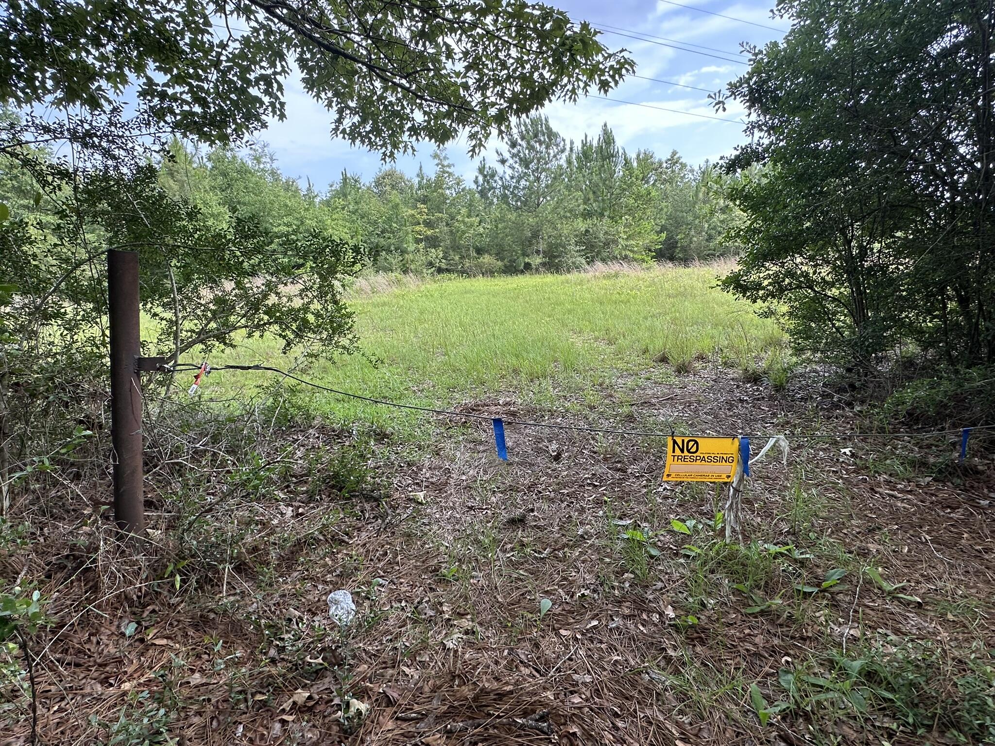 NO RECORDED SUBDIVISION - Land