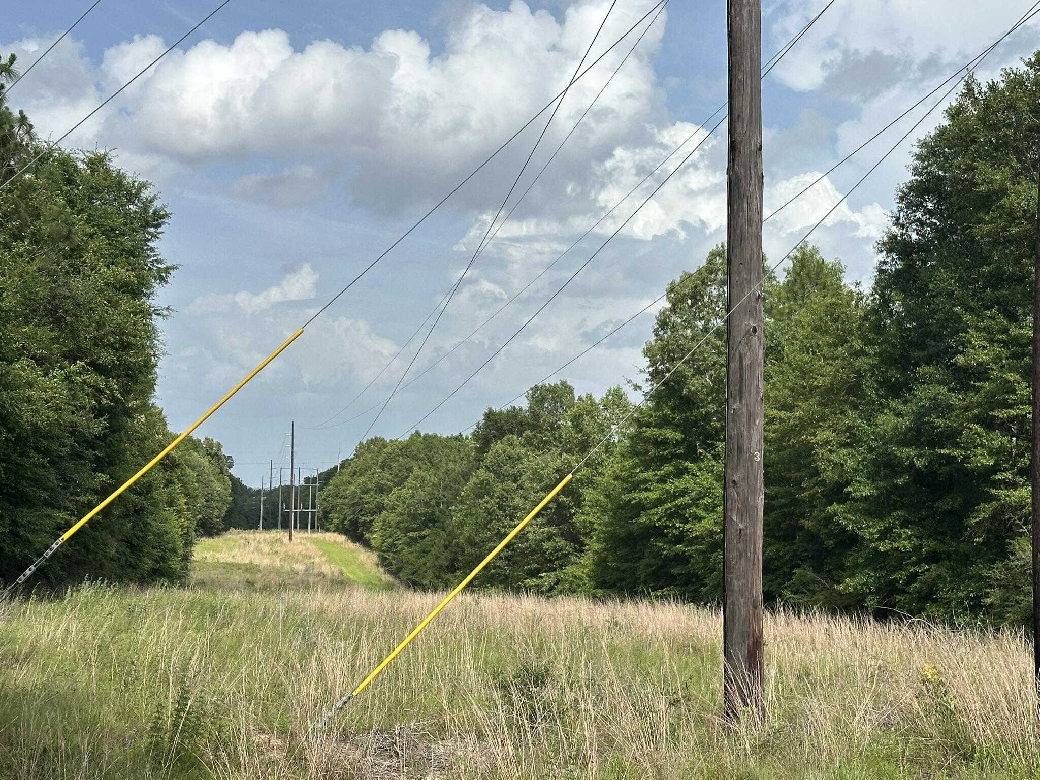 NO RECORDED SUBDIVISION - Land