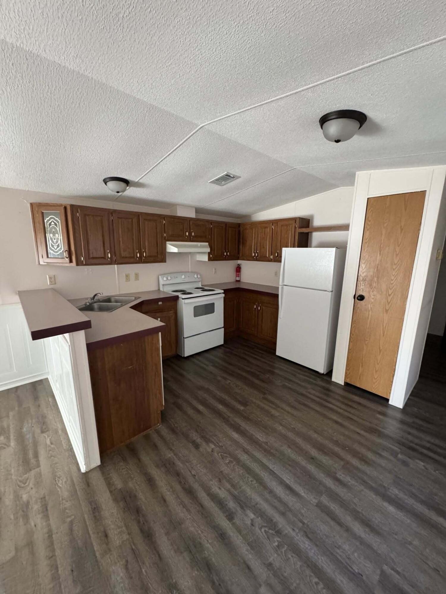 OAKWOOD HILLS UNIT 5 - Residential