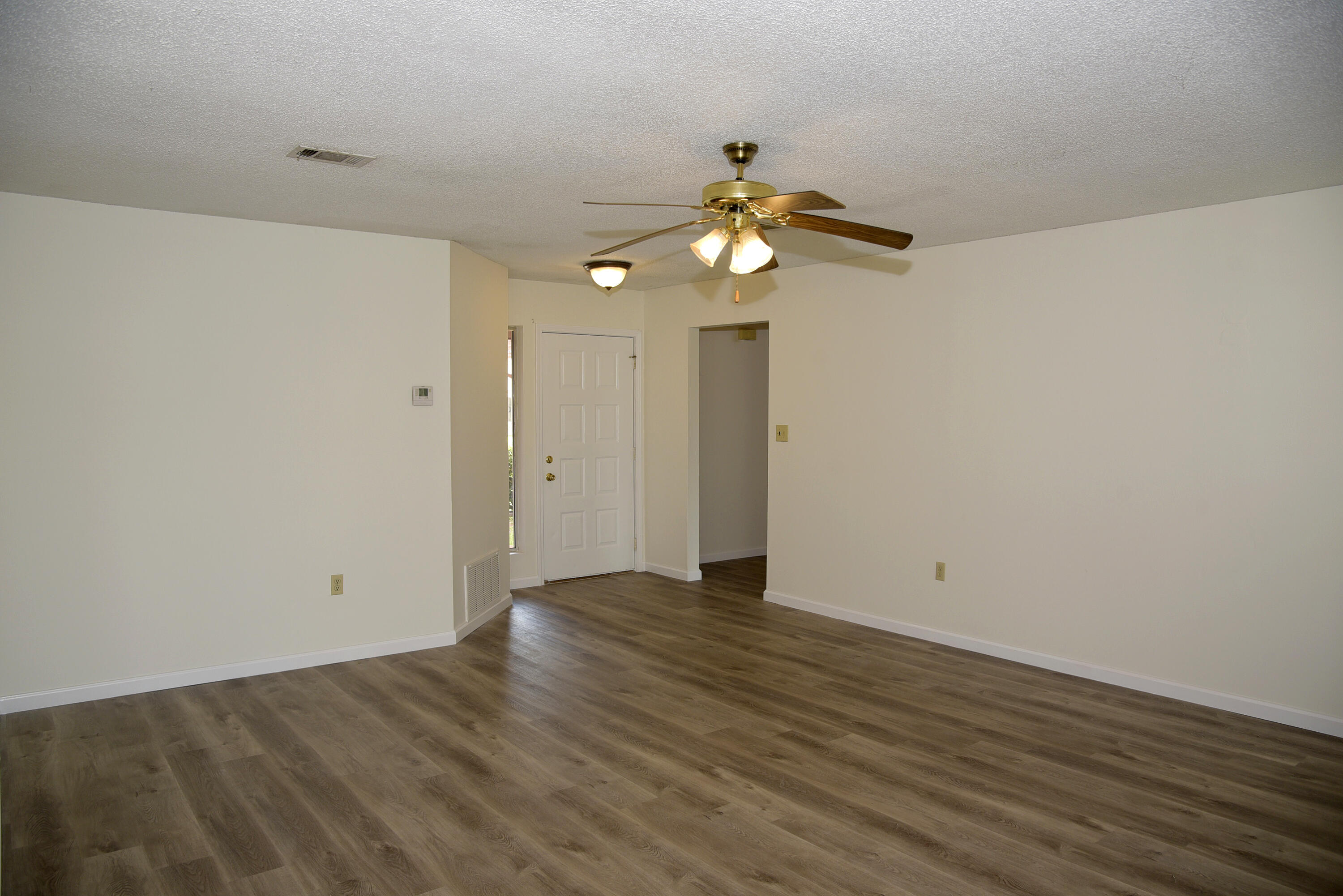 CRYSTAL LAKE ESTATES - Residential Lease