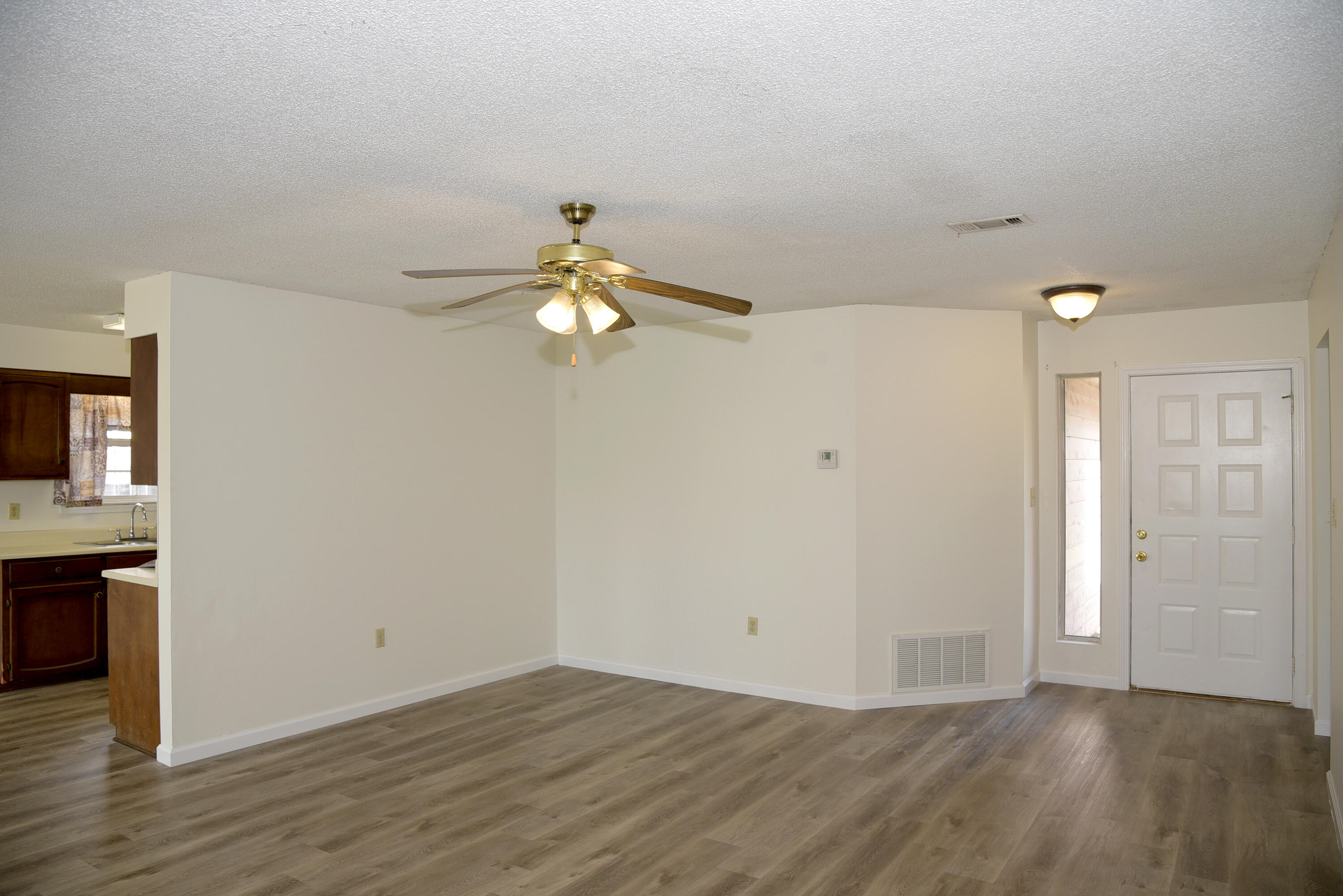 CRYSTAL LAKE ESTATES - Residential Lease