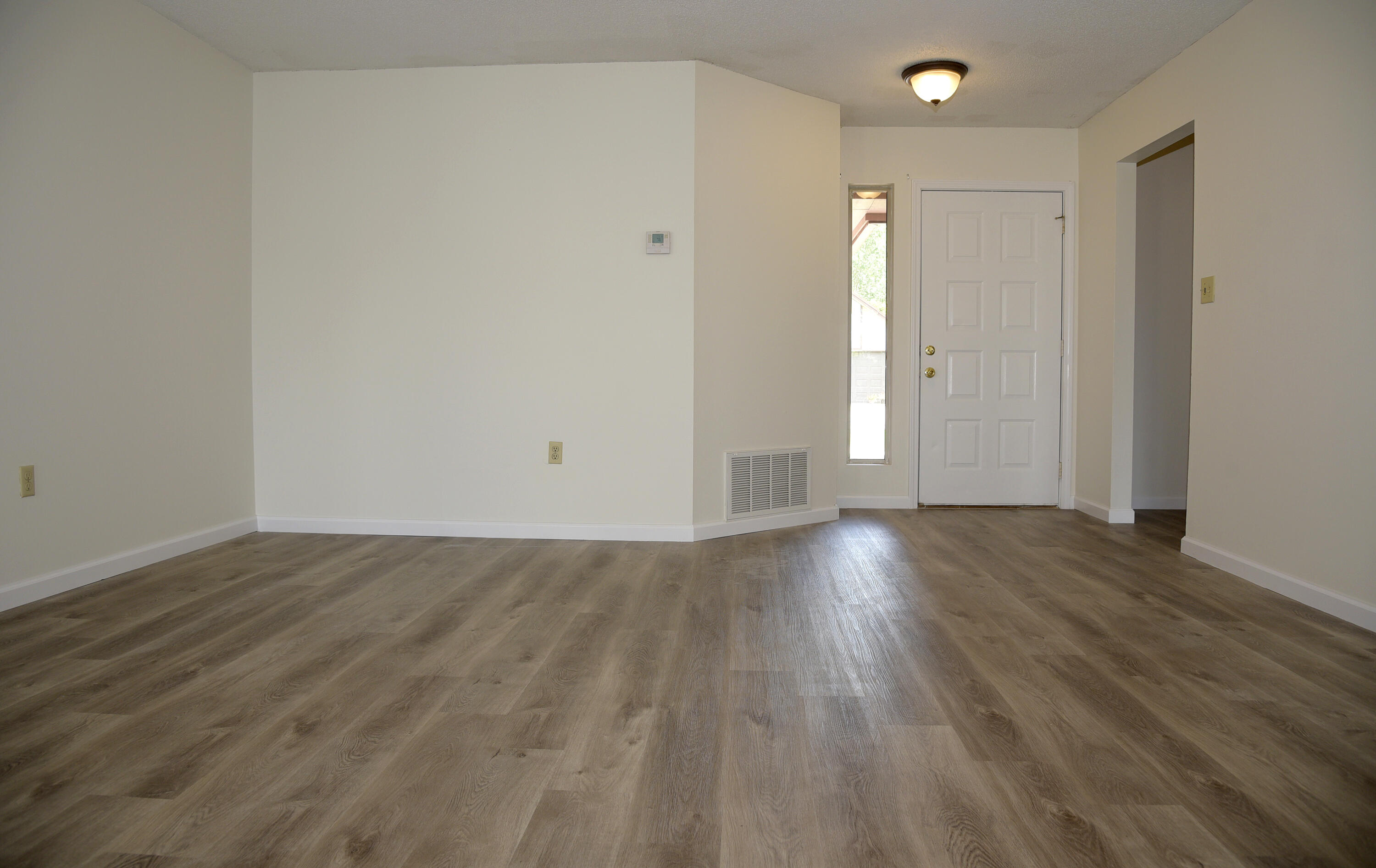 CRYSTAL LAKE ESTATES - Residential Lease