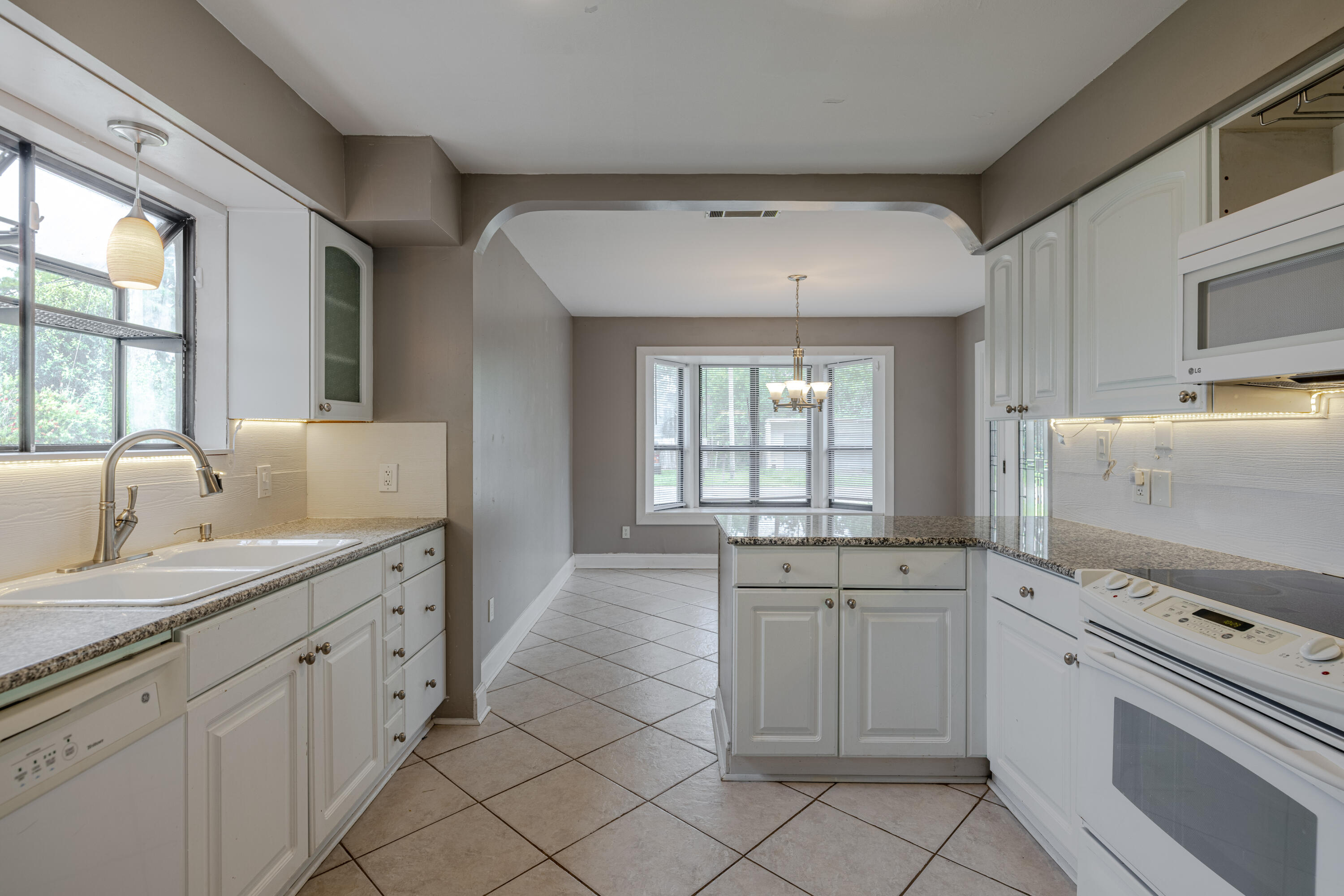 GRAND LAGOON BANKS - Residential