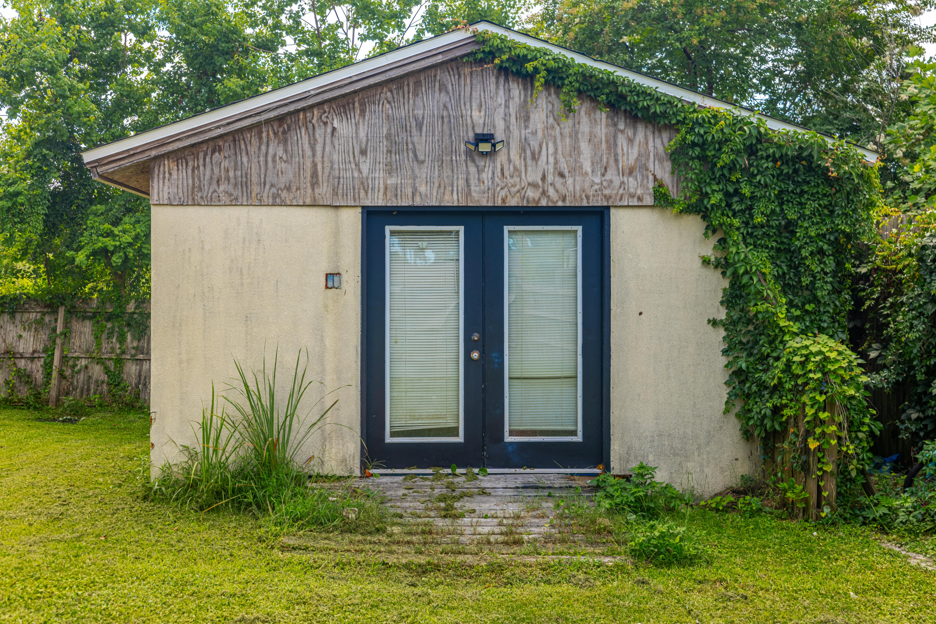 GRAND LAGOON BANKS - Residential