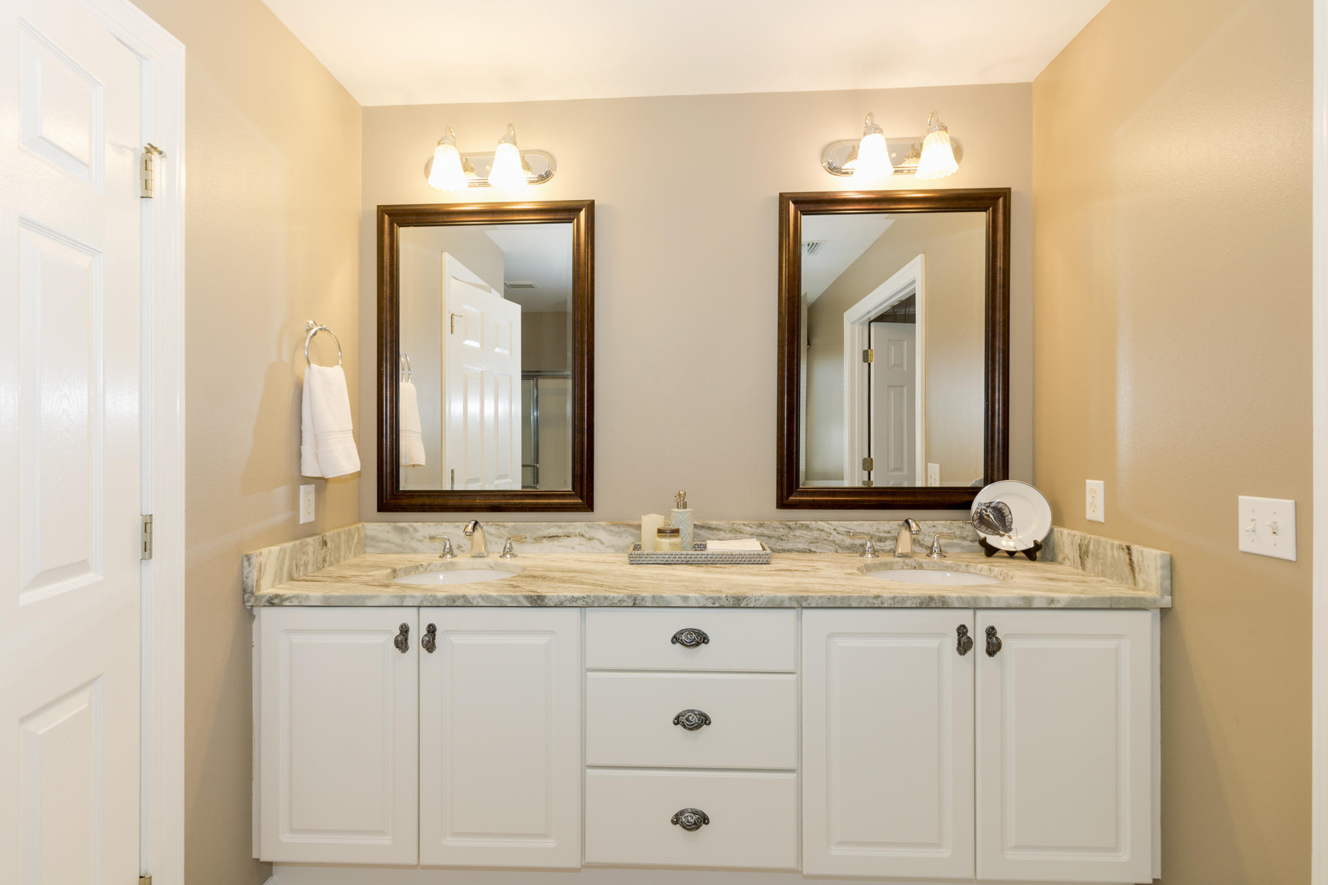 WINDSOR FOREST - Residential