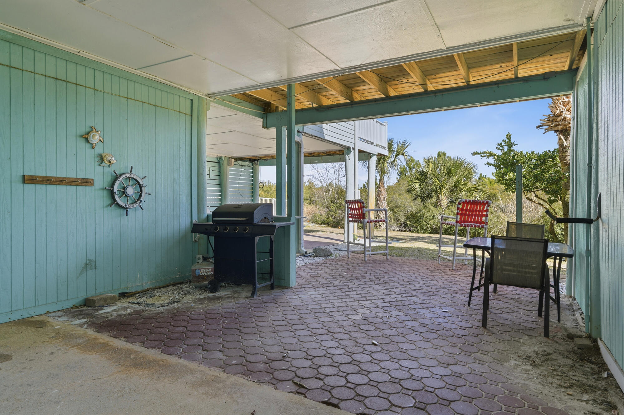 SANDCASTLE BEACH HOMES - Residential