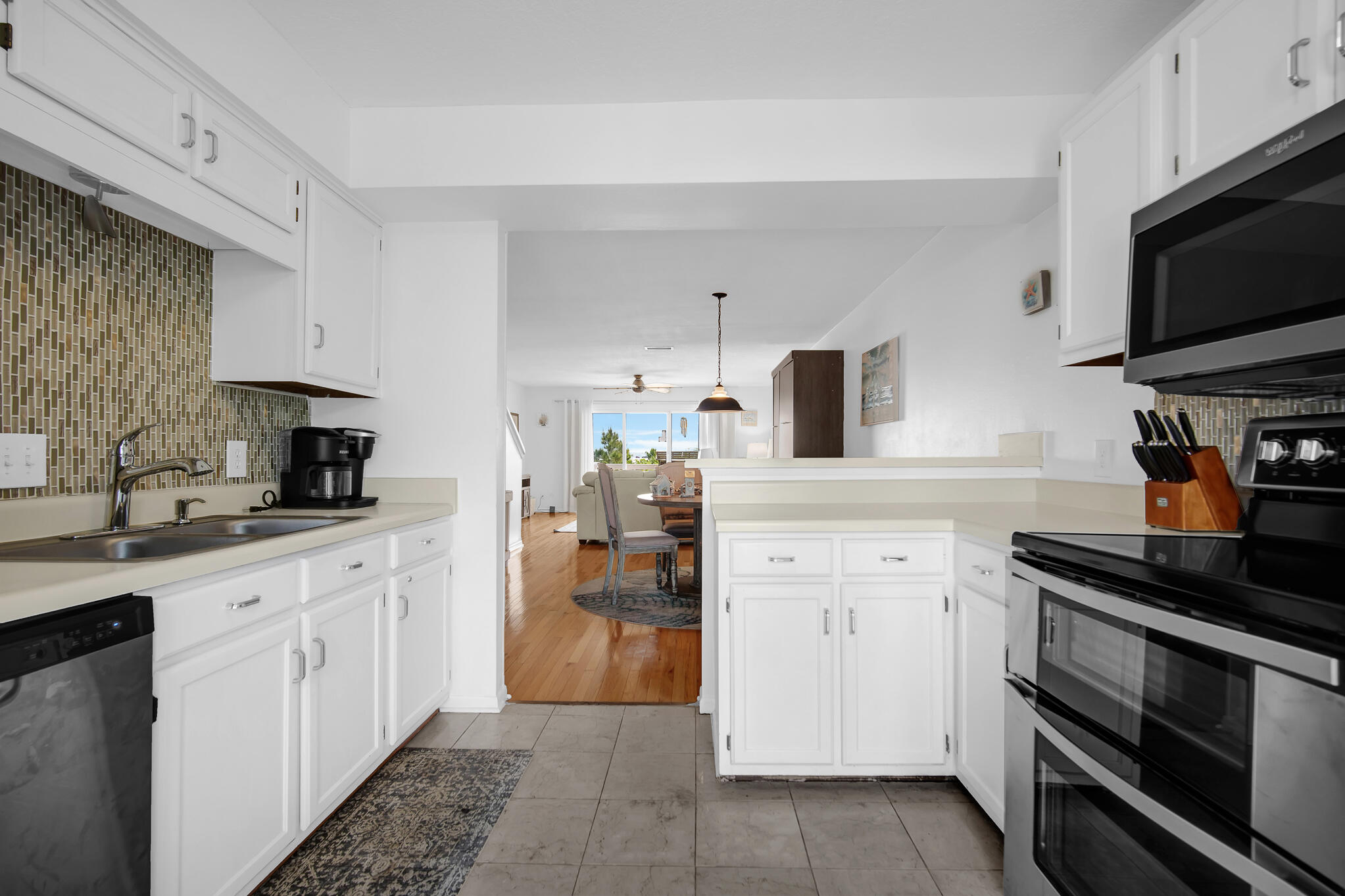 SANDCASTLE BEACH HOMES - Residential