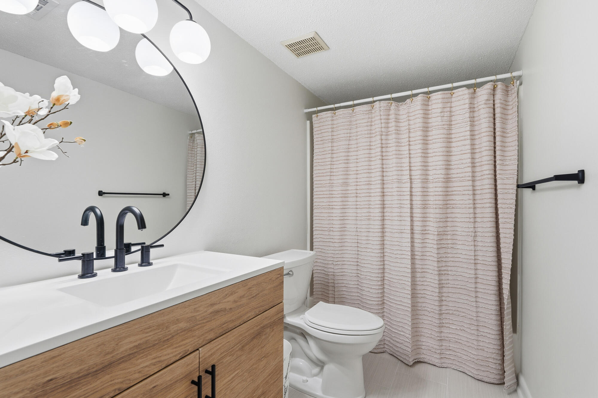 SANDCASTLE BEACH HOMES - Residential